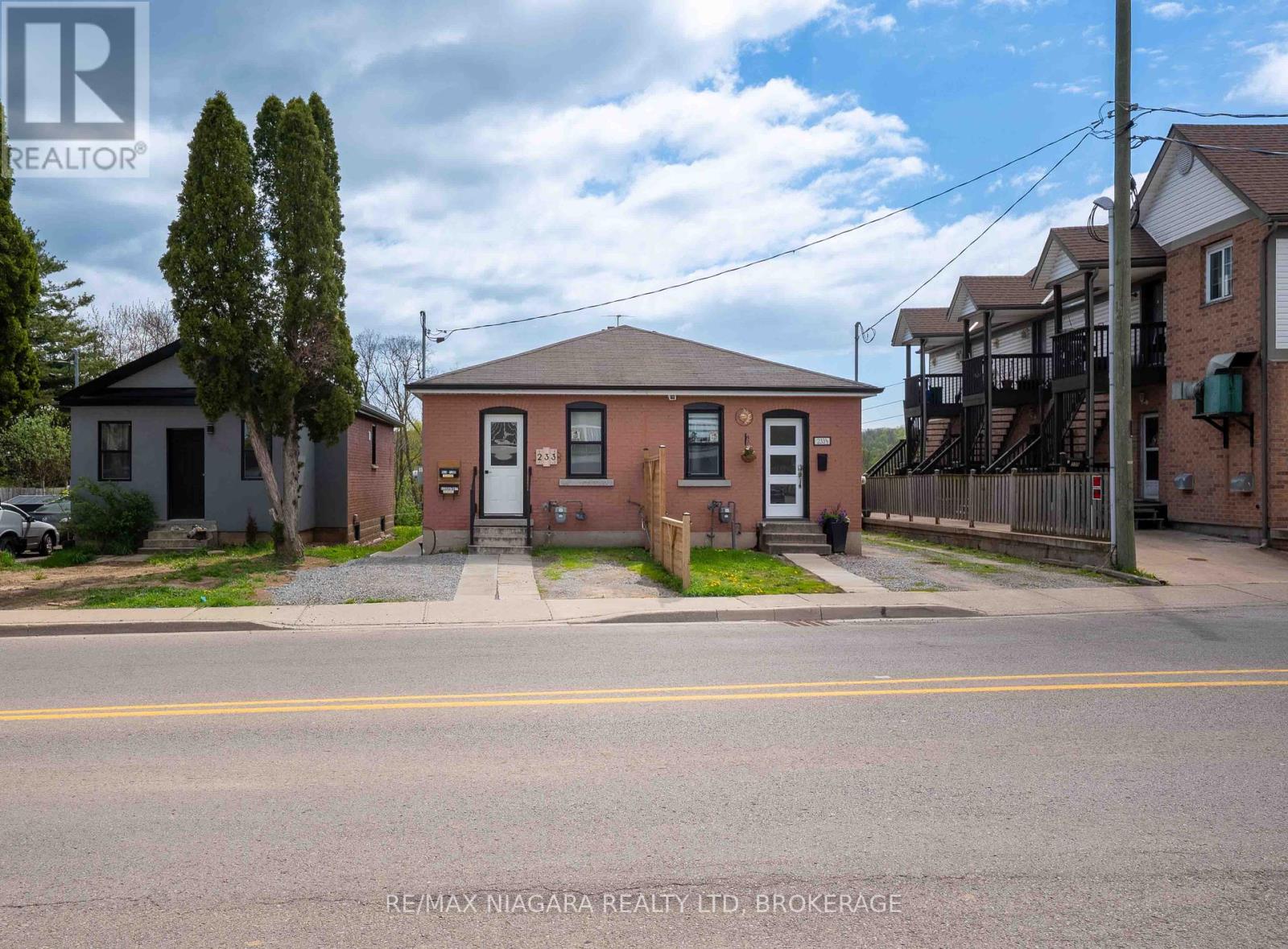 233 Pelham Road, St. Catharines, Ontario  L2S 1W8 - Photo 3 - X12139909