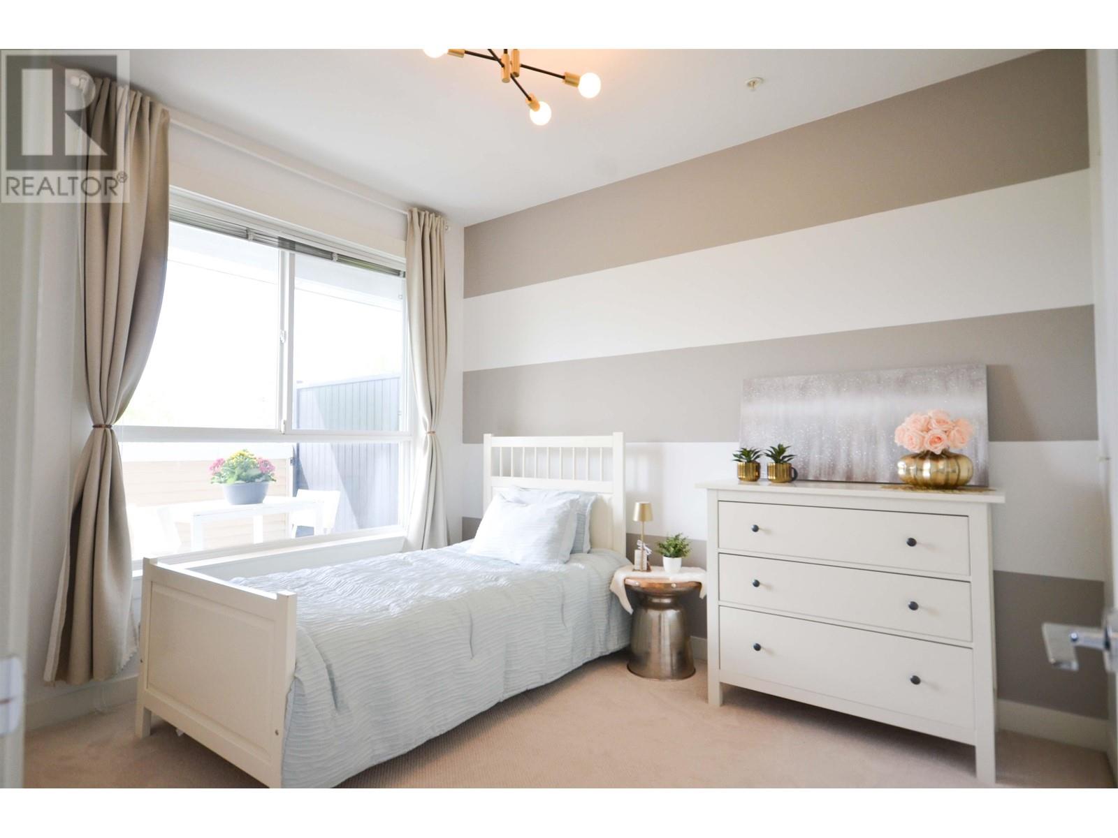 204 827 RODERICK AVENUE, Coquitlam, British Columbia