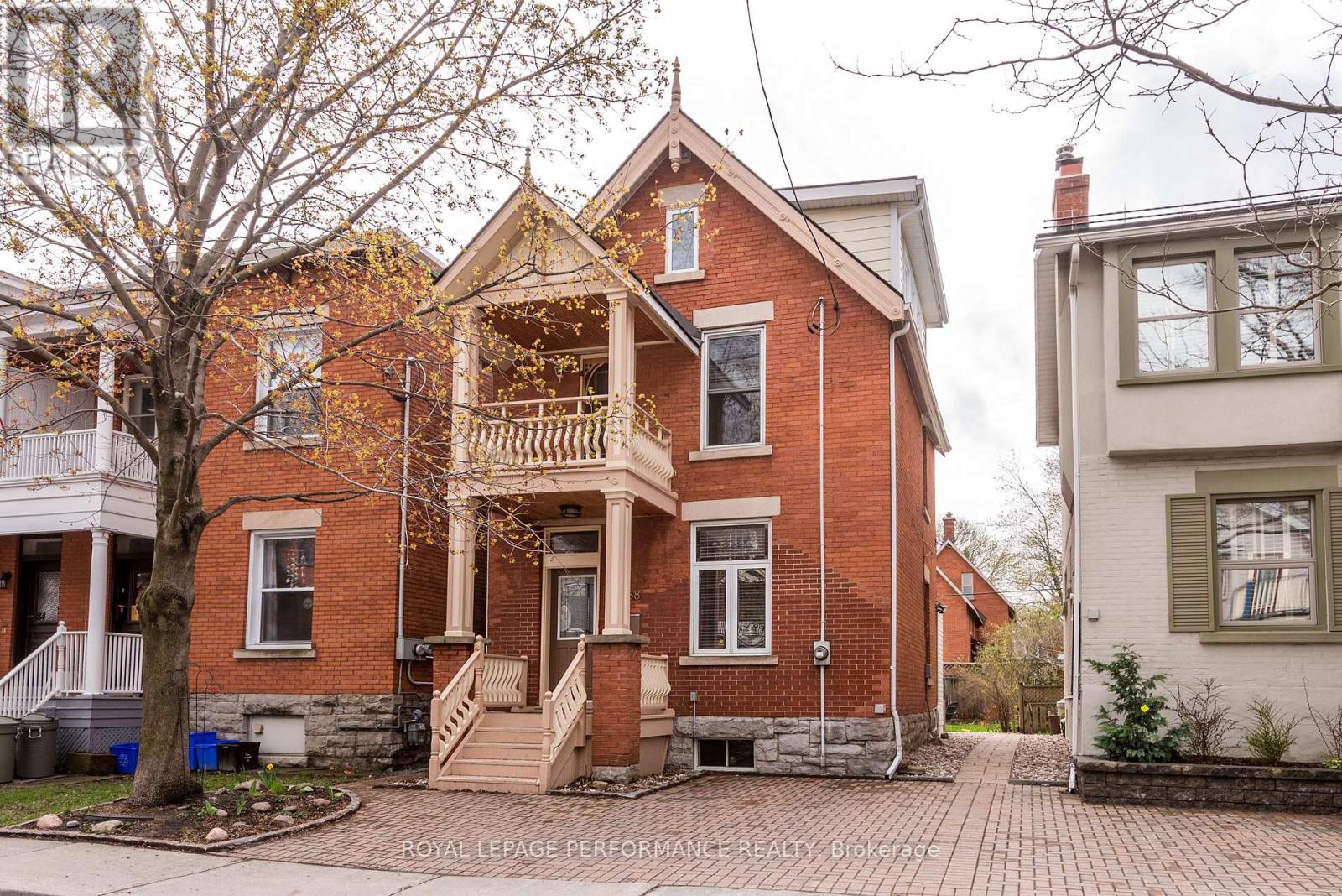 88 THIRD AVENUE, Ottawa, Ontario
