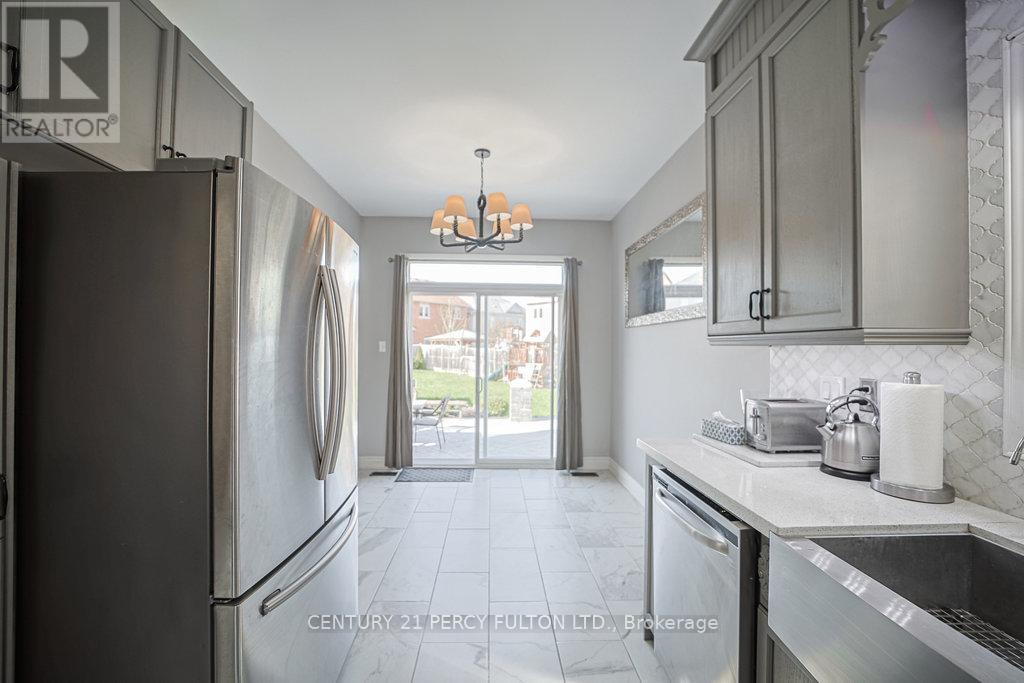 227 Cabin Trail Crescent, Whitchurch-Stouffville, Ontario  L4A 0S3 - Photo 11 - N12139917