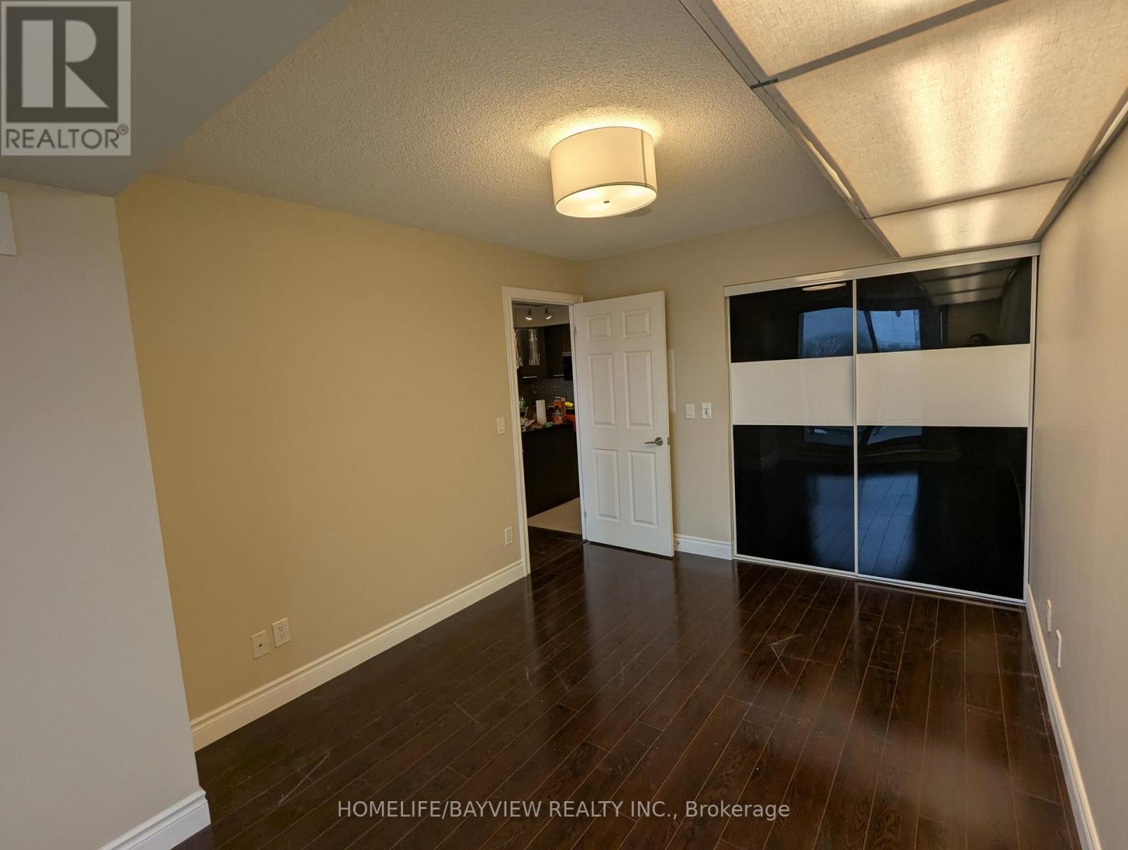 211 - 37 Galleria Parkway, Markham, Ontario  L3T 0A5 - Photo 13 - N12139931