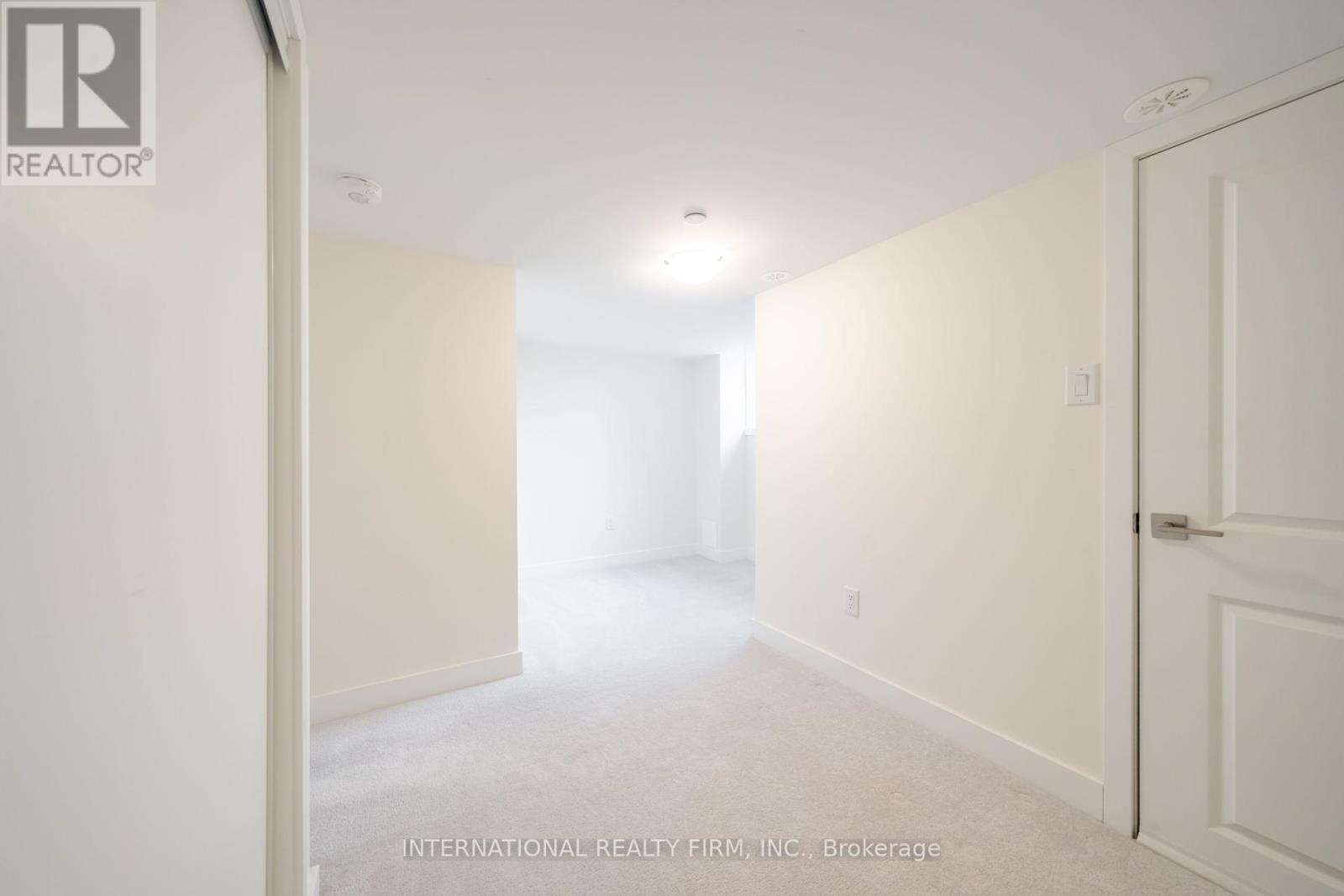 87 Frederick Tisdale Drive, Toronto, Ontario  M3K 0C6 - Photo 2 - W12139926