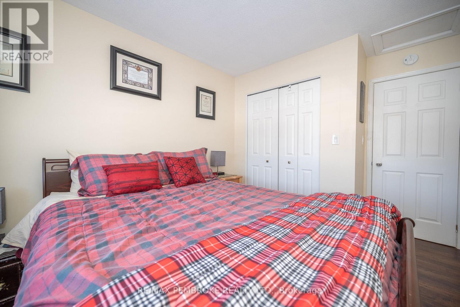 165 Pleasant View Drive, Laurentian Valley, Ontario  K8B 1B8 - Photo 28 - X12122826