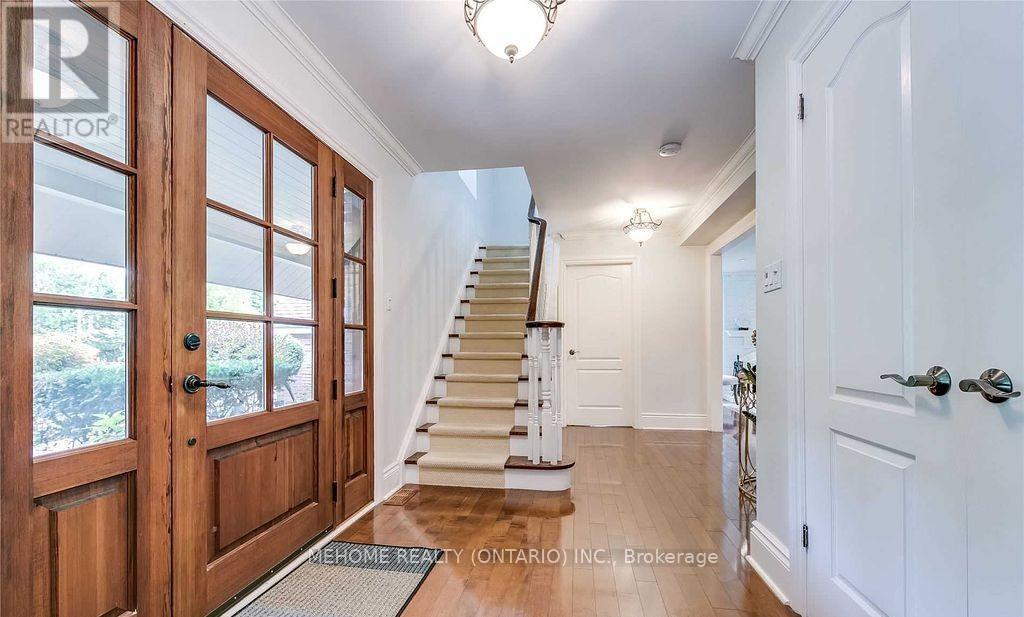 282 Gatestone Avenue, Oakville, Ontario  L6J 5R9 - Photo 4 - W12139937