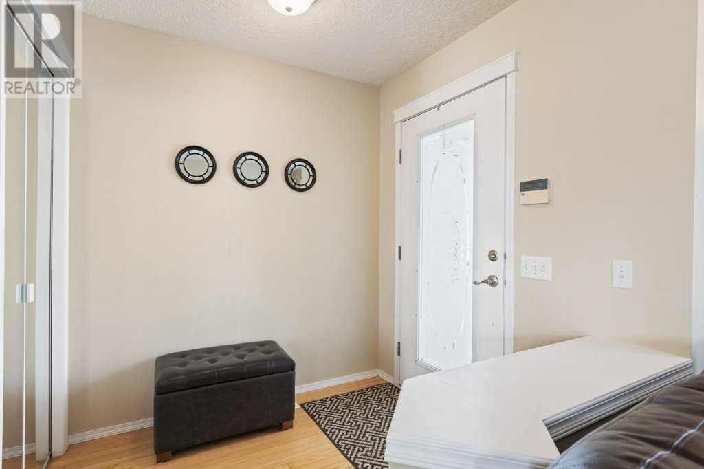 Property at 117 Prestwick Avenue SE image 3