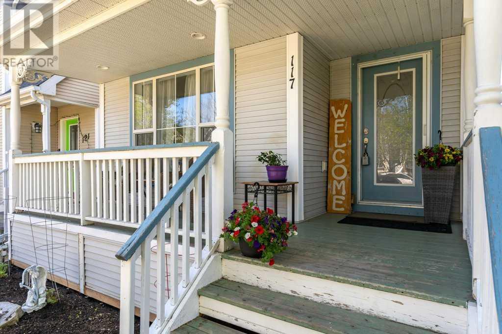 Property at 117 Prestwick Avenue SE image 2