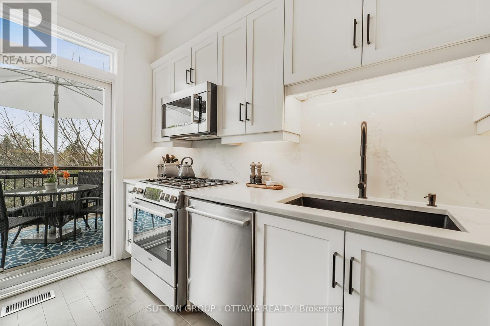 230 West Village Private, Ottawa, Ontario  K1Z 1E4 - Photo 21 - X12139804