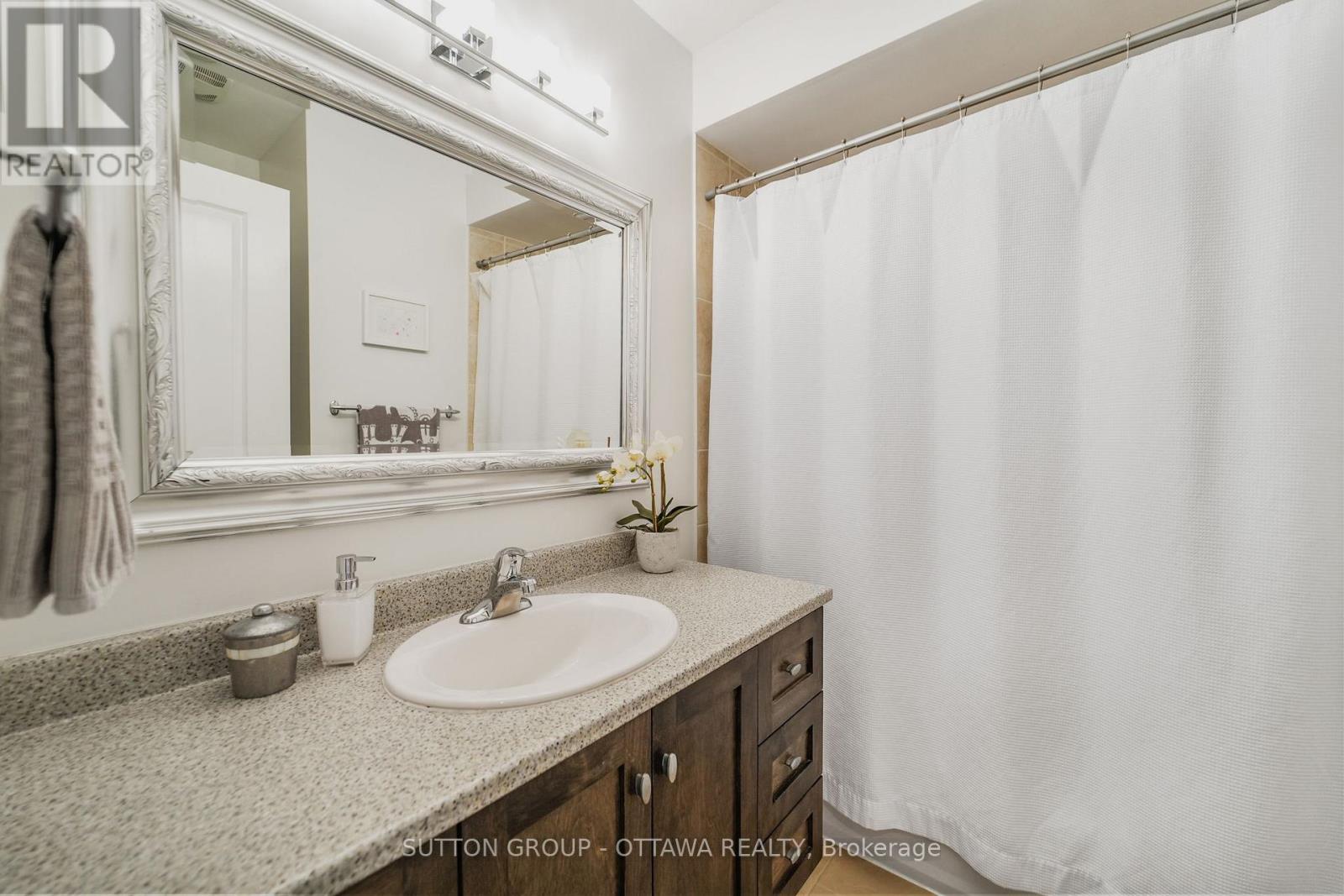 230 West Village Private, Ottawa, Ontario  K1Z 1E4 - Photo 41 - X12139804