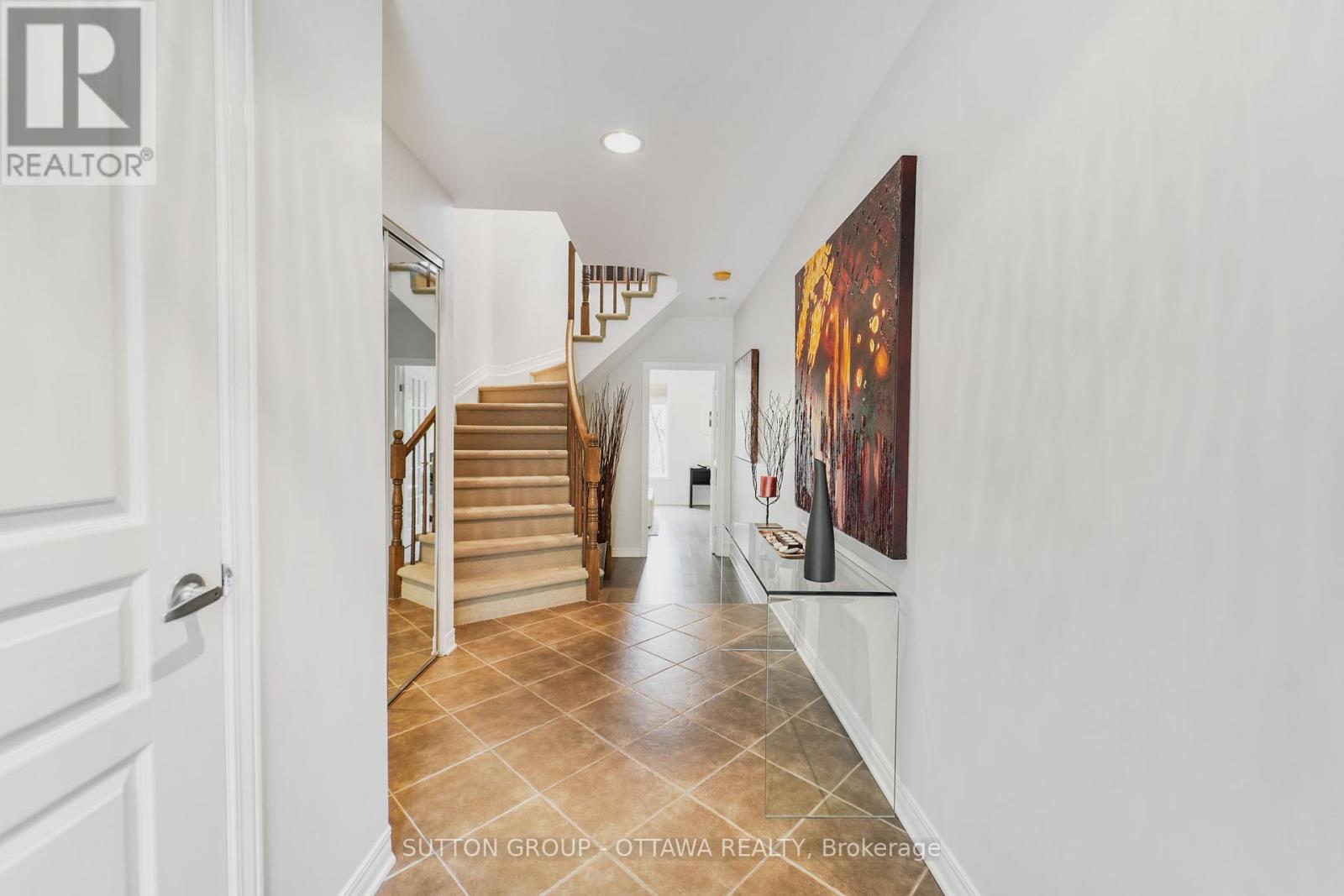 Property at 230 WEST VILLAGE PRIVATE image 4