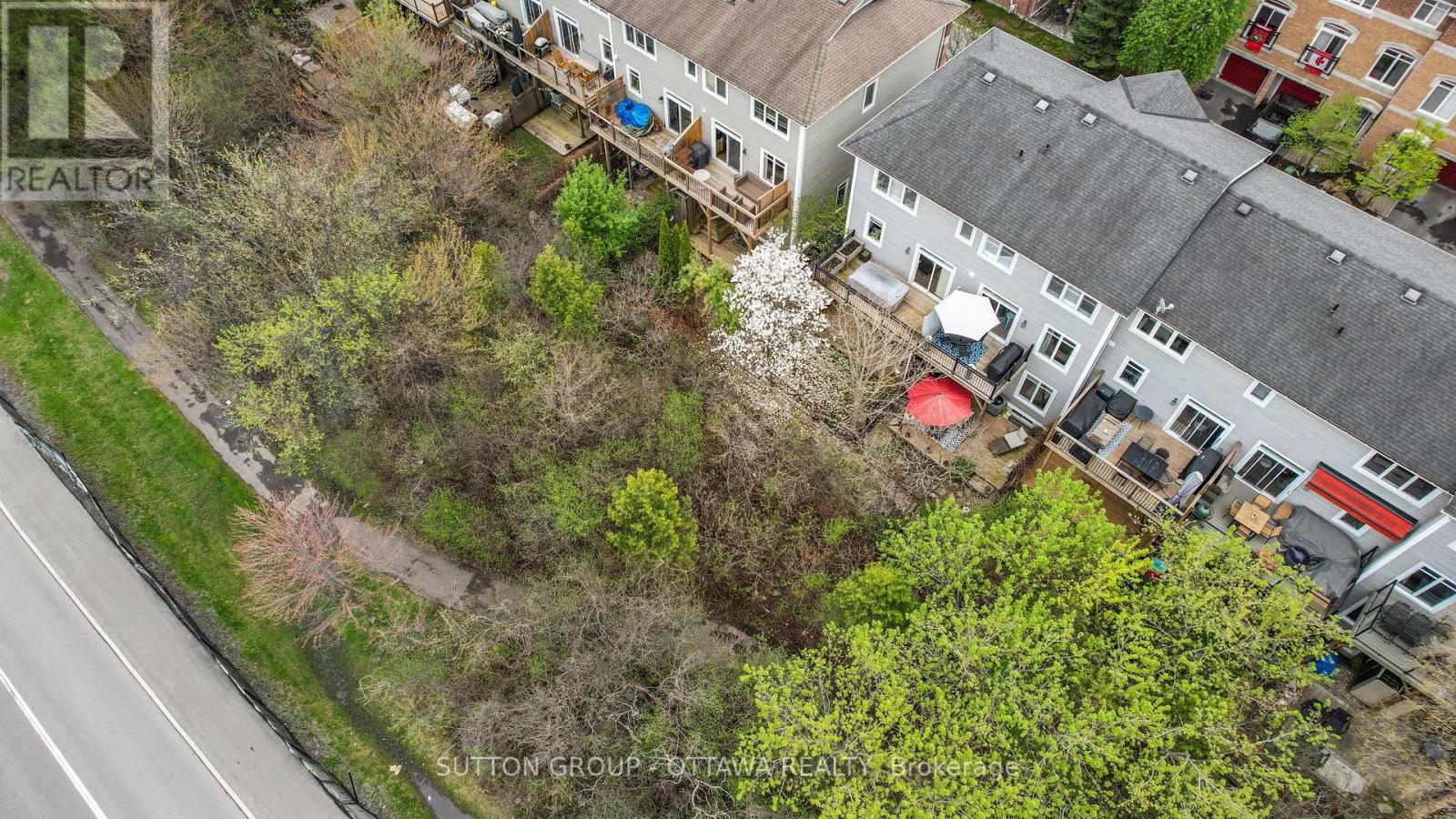 230 West Village Private, Ottawa, Ontario  K1Z 1E4 - Photo 47 - X12139804