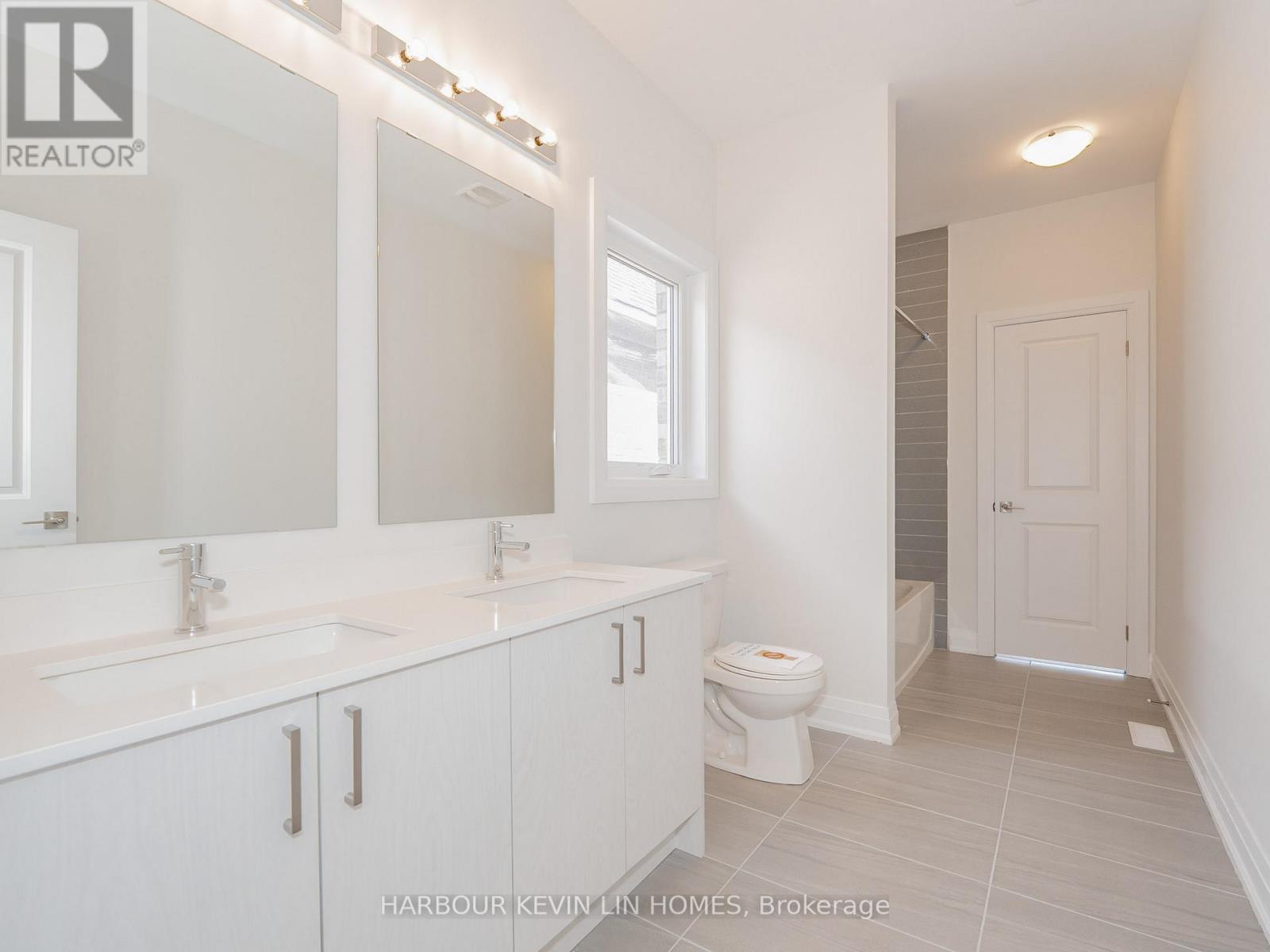 114 Seguin Street, Richmond Hill, Ontario  L4E 1N2 - Photo 33 - N12139964