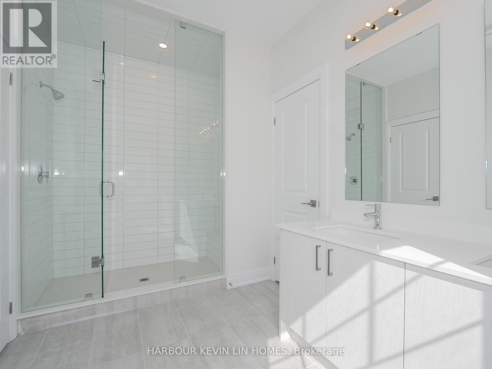 114 Seguin Street, Richmond Hill, Ontario  L4E 1N2 - Photo 41 - N12139964