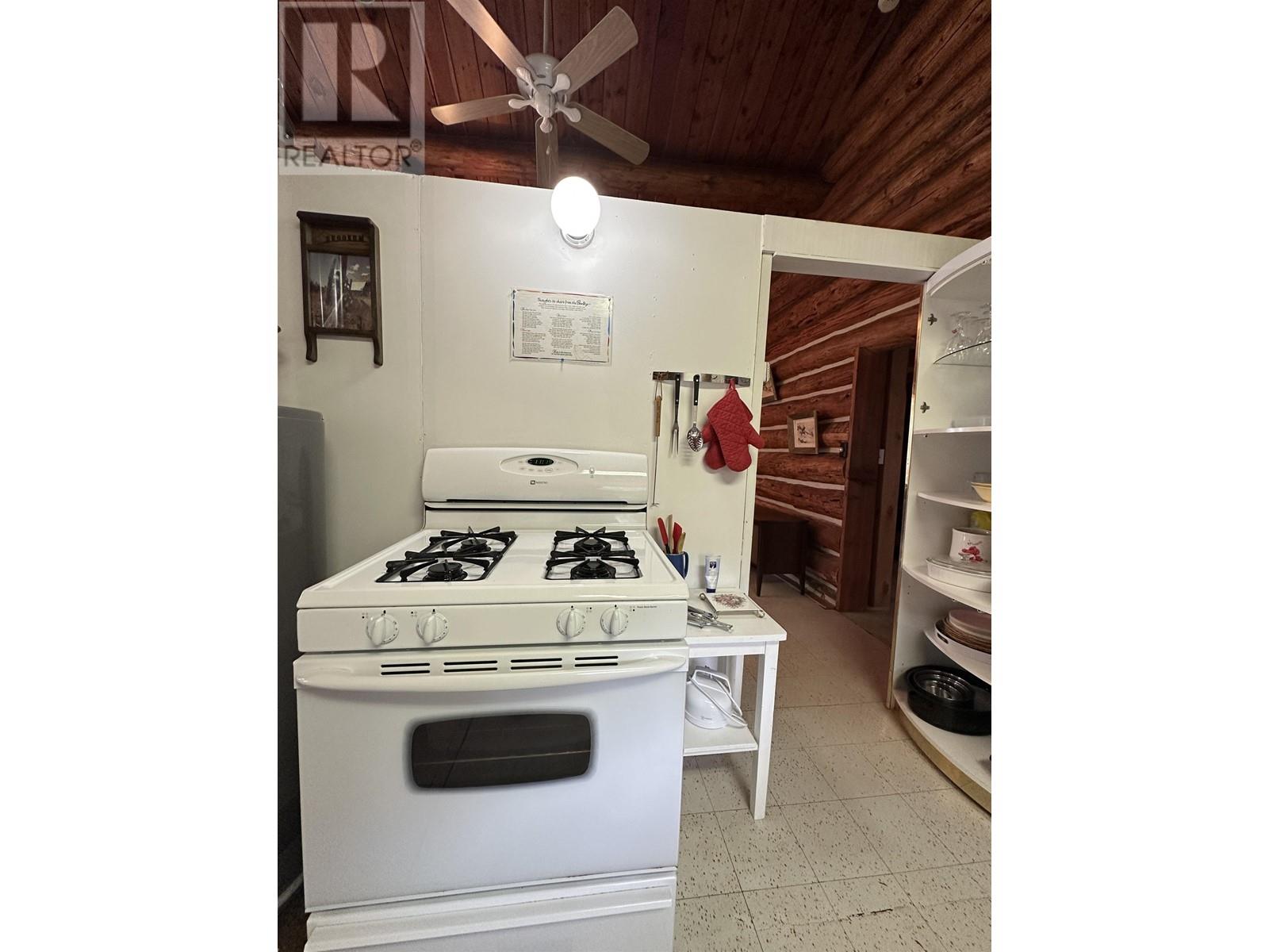 5738 Green Lake North Road, 70 Mile House, British Columbia  V0K 2K1 - Photo 25 - R3001148