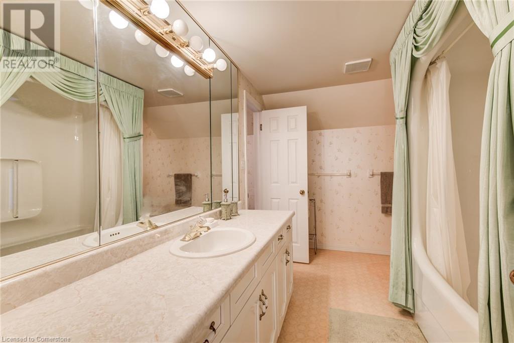 225 Corrie Crescent, Waterloo, Ontario  N2L 5W3 - Photo 31 - 40724895