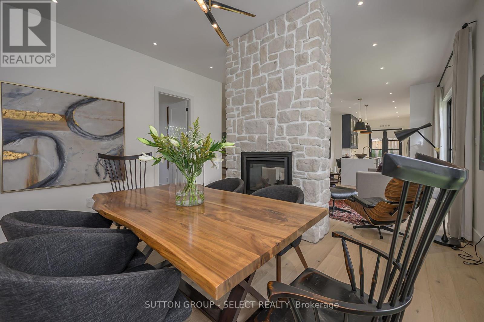 185 Commissioners Road E, London South, Ontario  N6C 2S9 - Photo 15 - X12139974