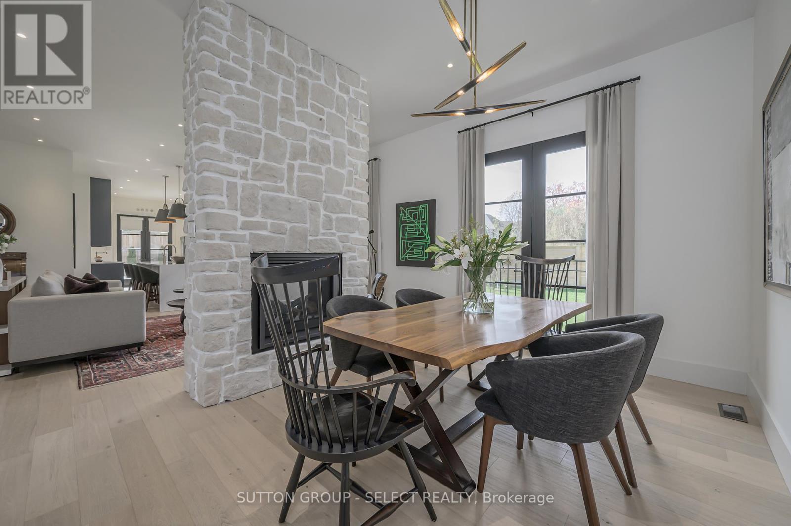 185 Commissioners Road E, London South, Ontario  N6C 2S9 - Photo 16 - X12139974