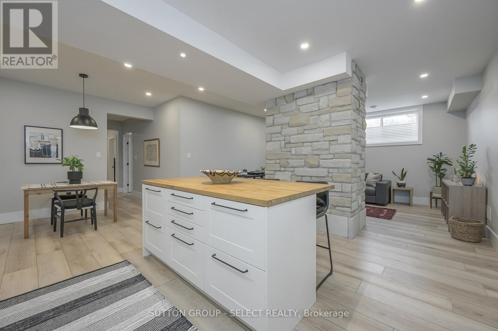 185 Commissioners Road E, London South, Ontario  N6C 2S9 - Photo 27 - X12139974