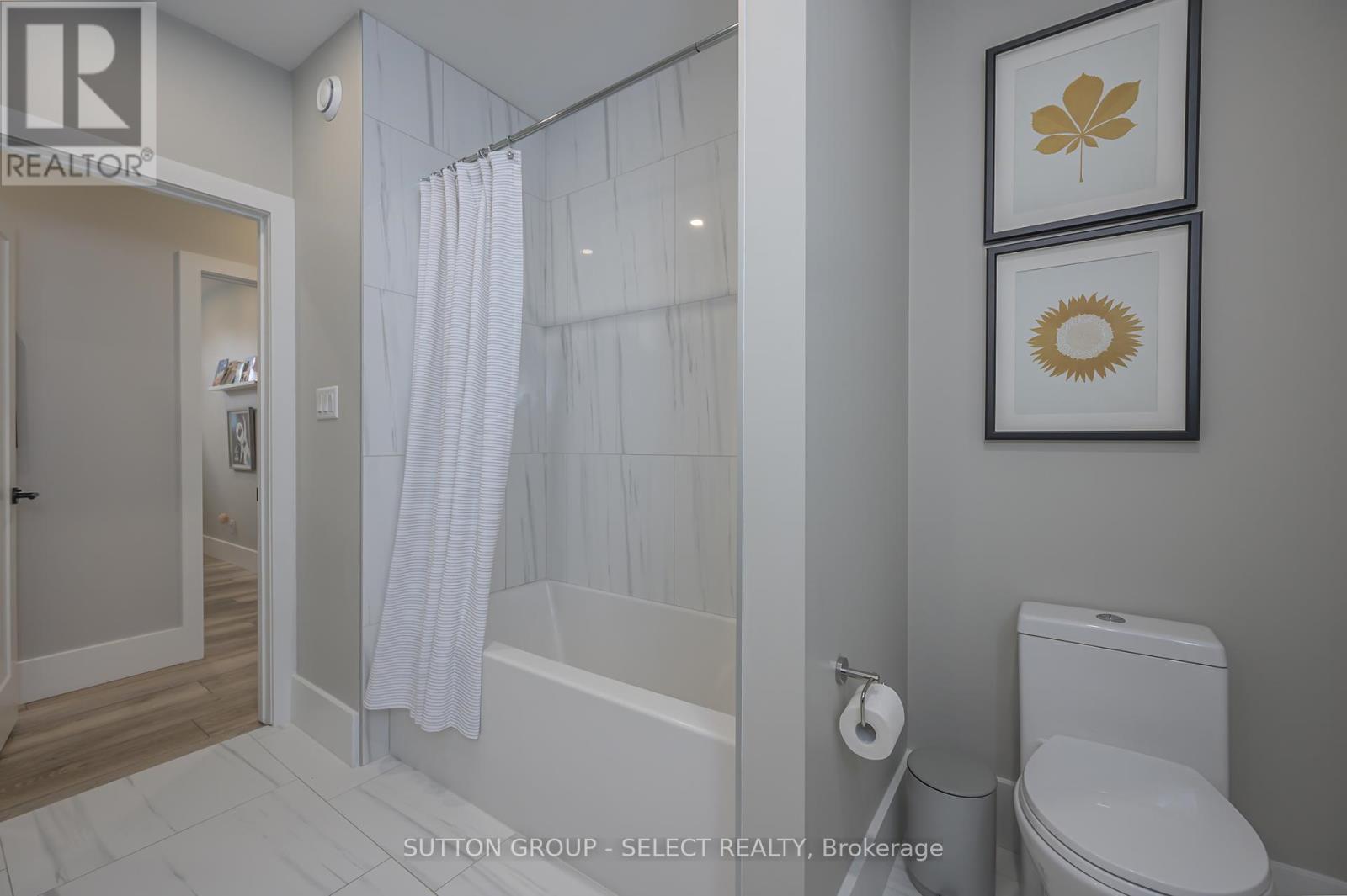 185 Commissioners Road E, London South, Ontario  N6C 2S9 - Photo 29 - X12139974