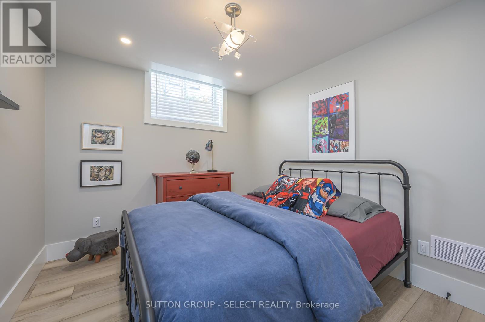 185 Commissioners Road E, London South, Ontario  N6C 2S9 - Photo 32 - X12139974