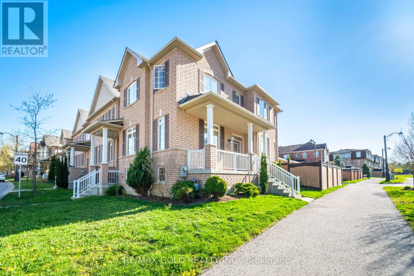 2494 Earl Grey Avenue, Pickering, Ontario  L1X 0B9 - Photo 2 - E12139967