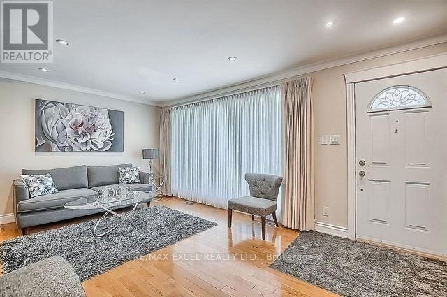 Main - 43 Boothbay Crescent, Newmarket, Ontario  L3Y 1Y6 - Photo 5 - N12139968