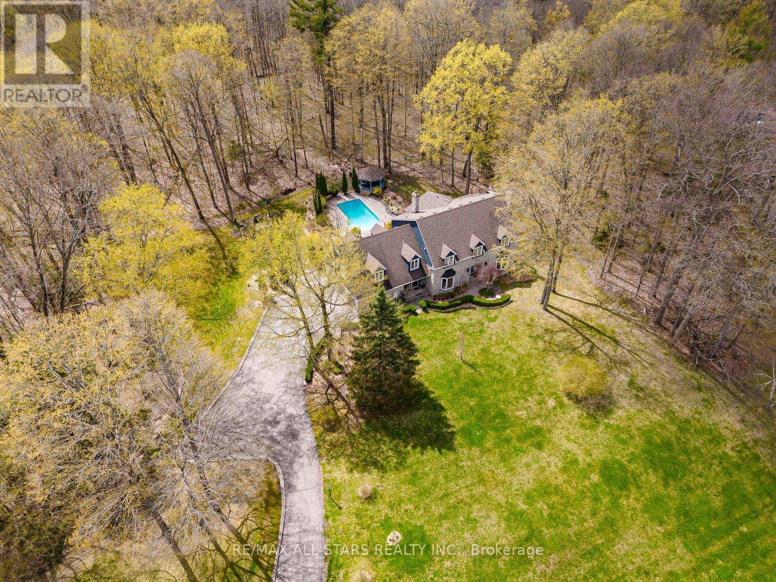 12 OAKVIEW PLACE, Uxbridge, Ontario