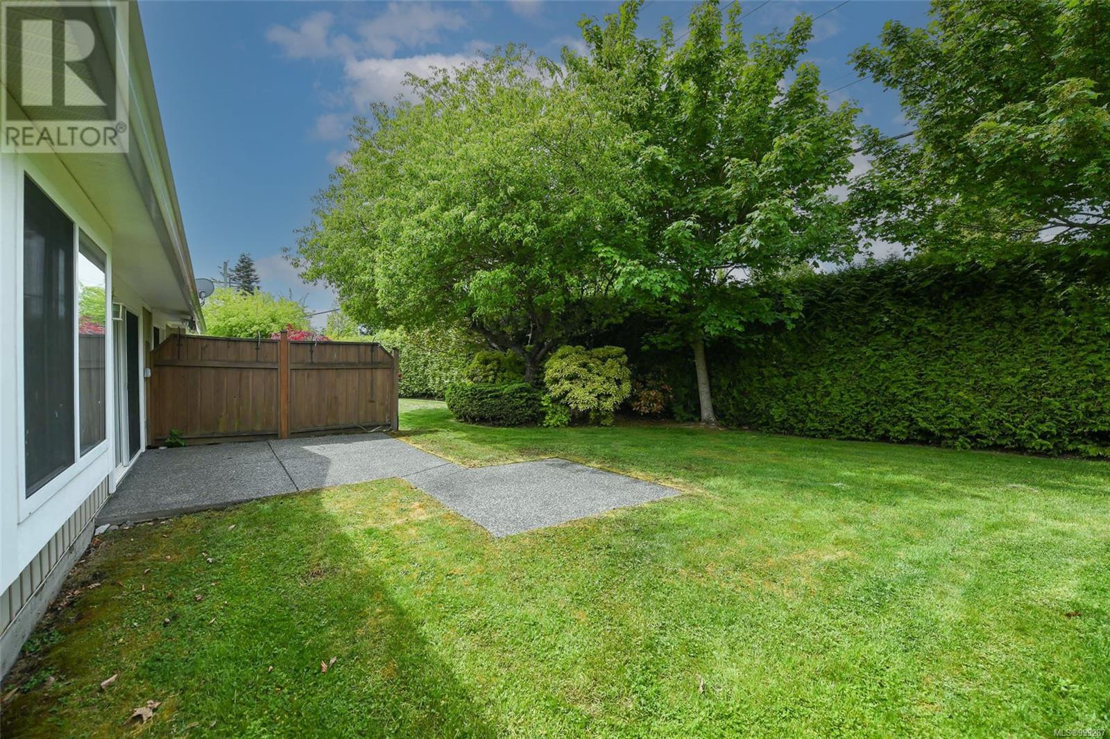 Property at 120 2077 St. Andrews Way image 2
