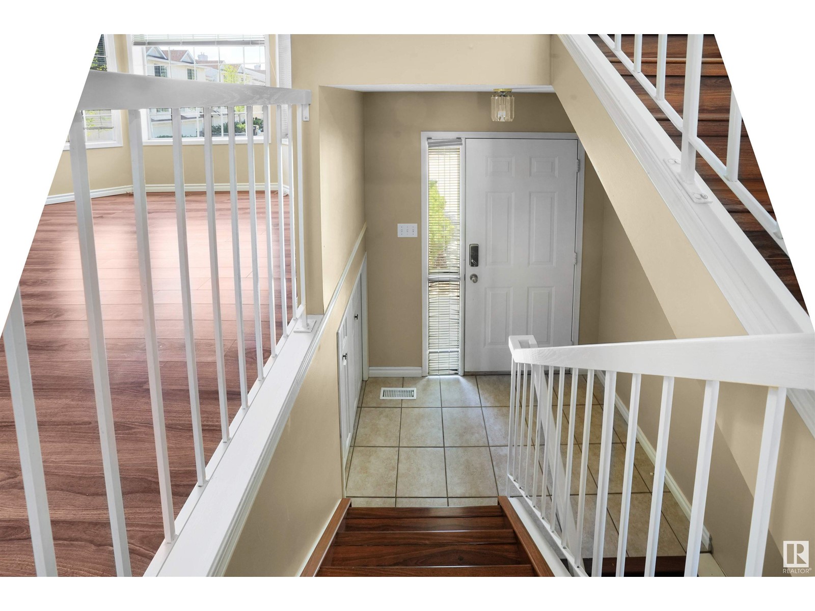 Property at 9761 176 ST NW image 5