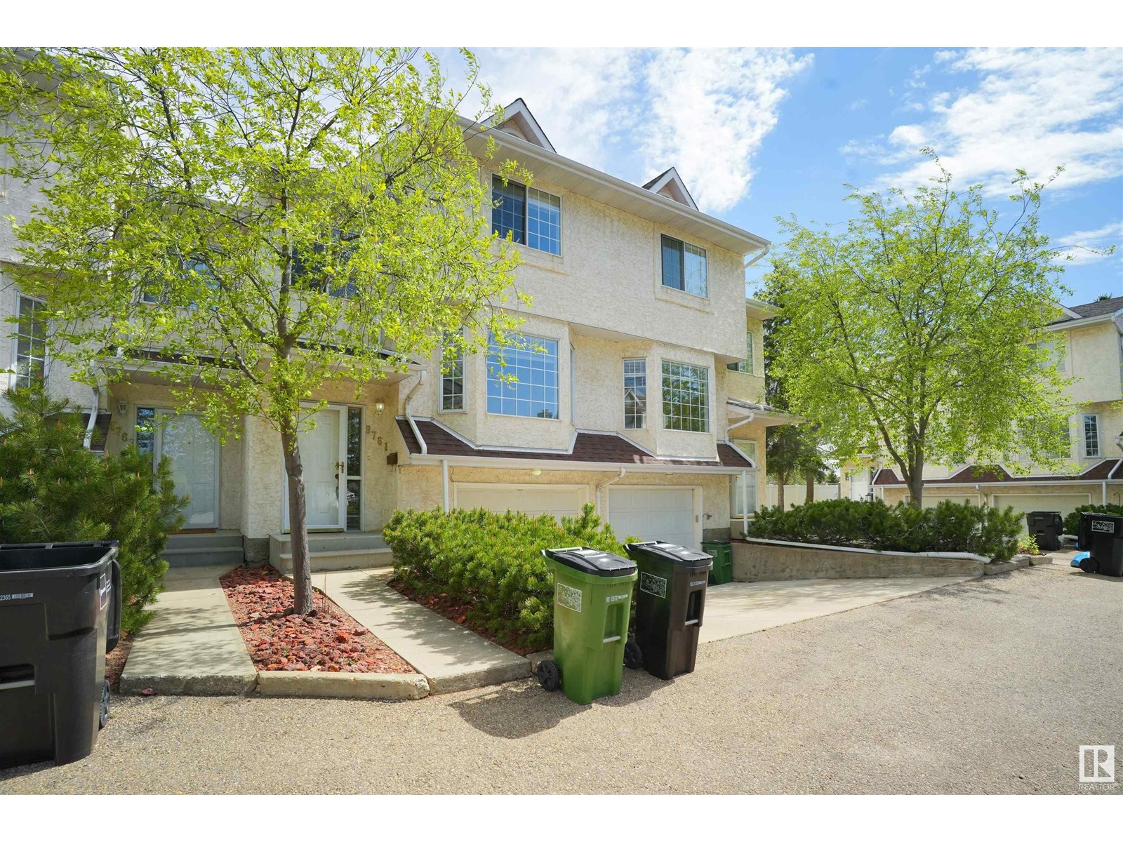 Property at 9761 176 ST NW image 4