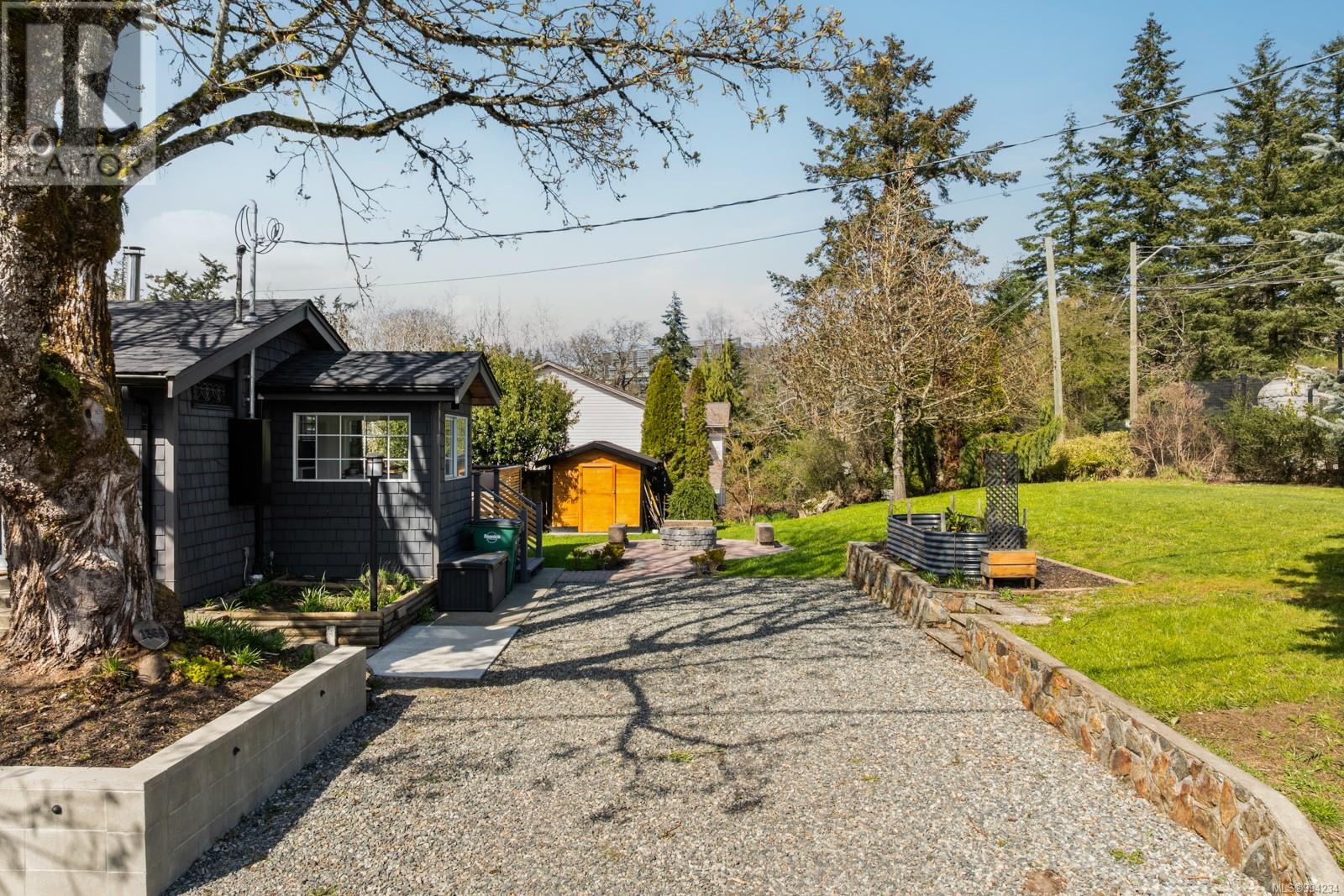 1368 Courtland Ave, Saanich, British Columbia  V9E 2C5 - Photo 59 - 994234