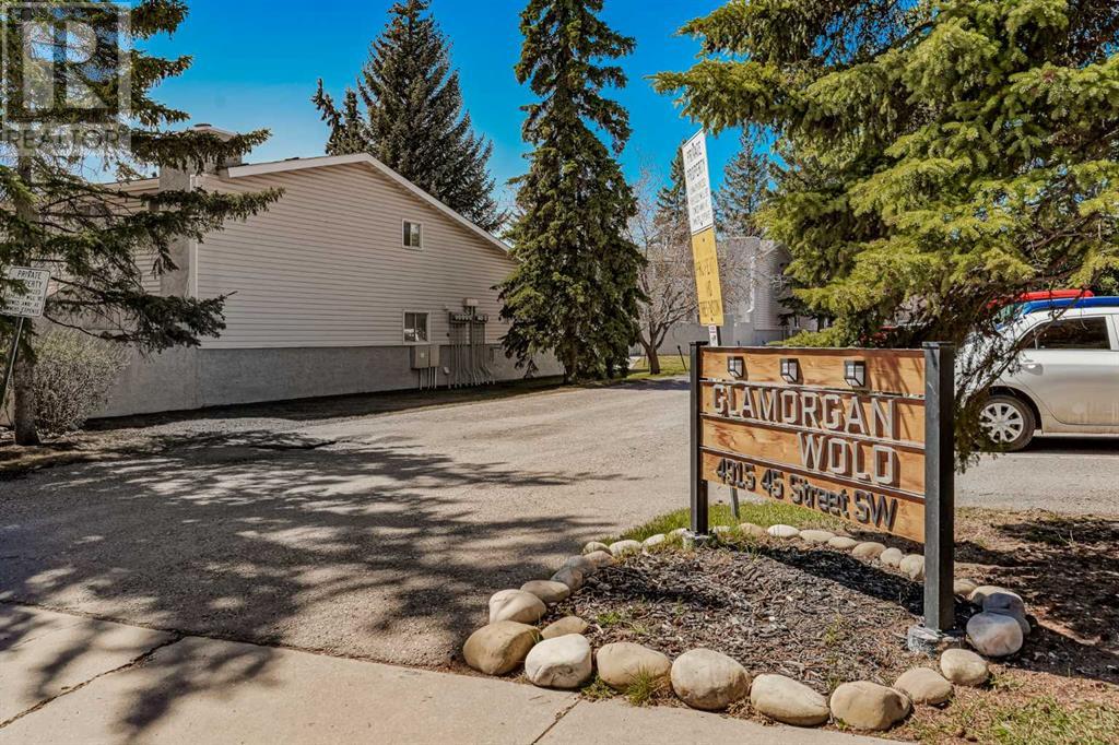 Property at 14, 4915 45 Street SW image 1