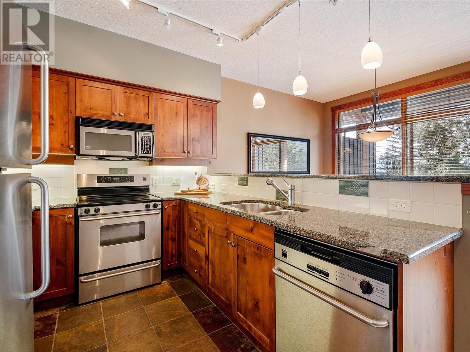 4 2323 Taluswood Place, Whistler, British Columbia  V8E 0P9 - Photo 4 - R3001145