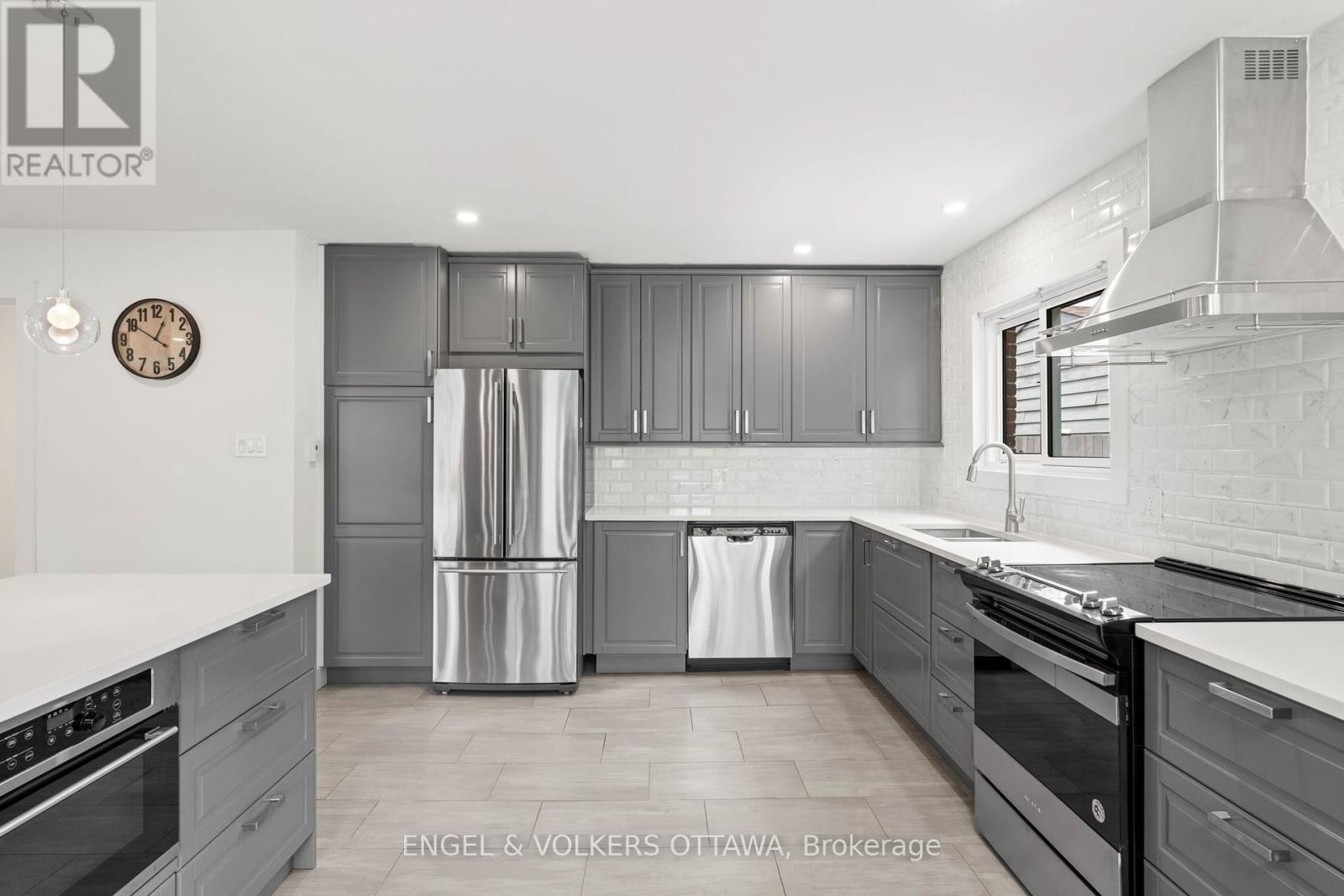 70 Varley Drive, Ottawa, Ontario  K2K 1H2 - Photo 12 - X12139985