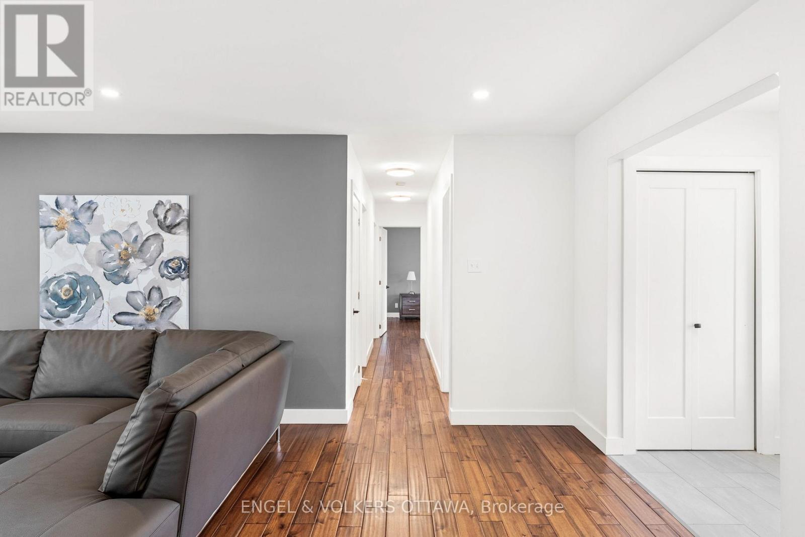 70 Varley Drive, Ottawa, Ontario  K2K 1H2 - Photo 19 - X12139985