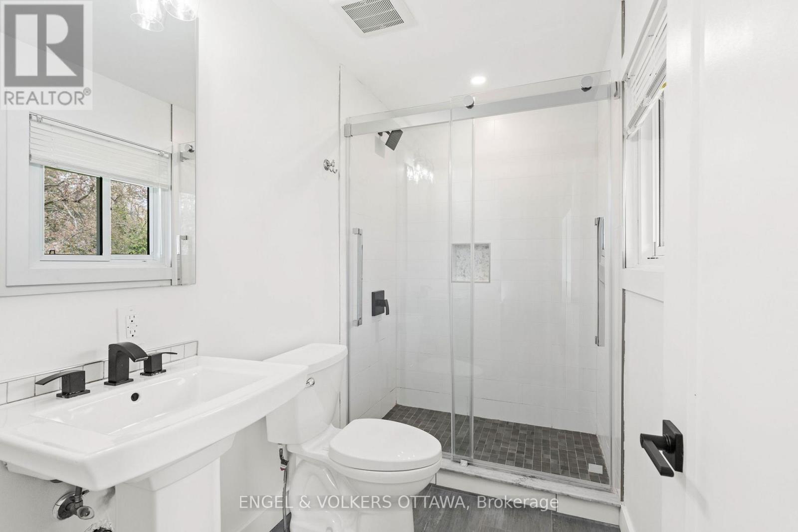 70 Varley Drive, Ottawa, Ontario  K2K 1H2 - Photo 24 - X12139985