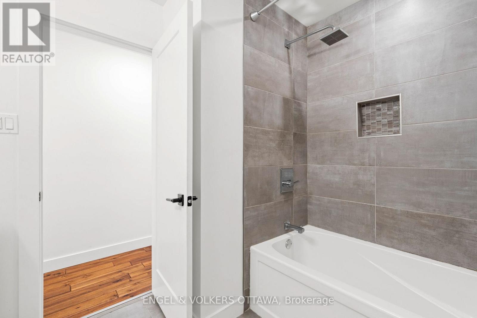 70 Varley Drive, Ottawa, Ontario  K2K 1H2 - Photo 31 - X12139985