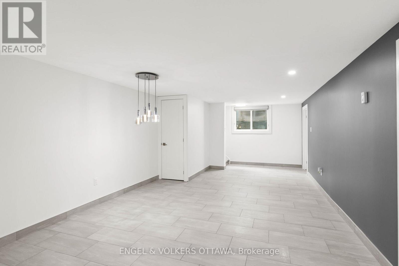 70 Varley Drive, Ottawa, Ontario  K2K 1H2 - Photo 34 - X12139985