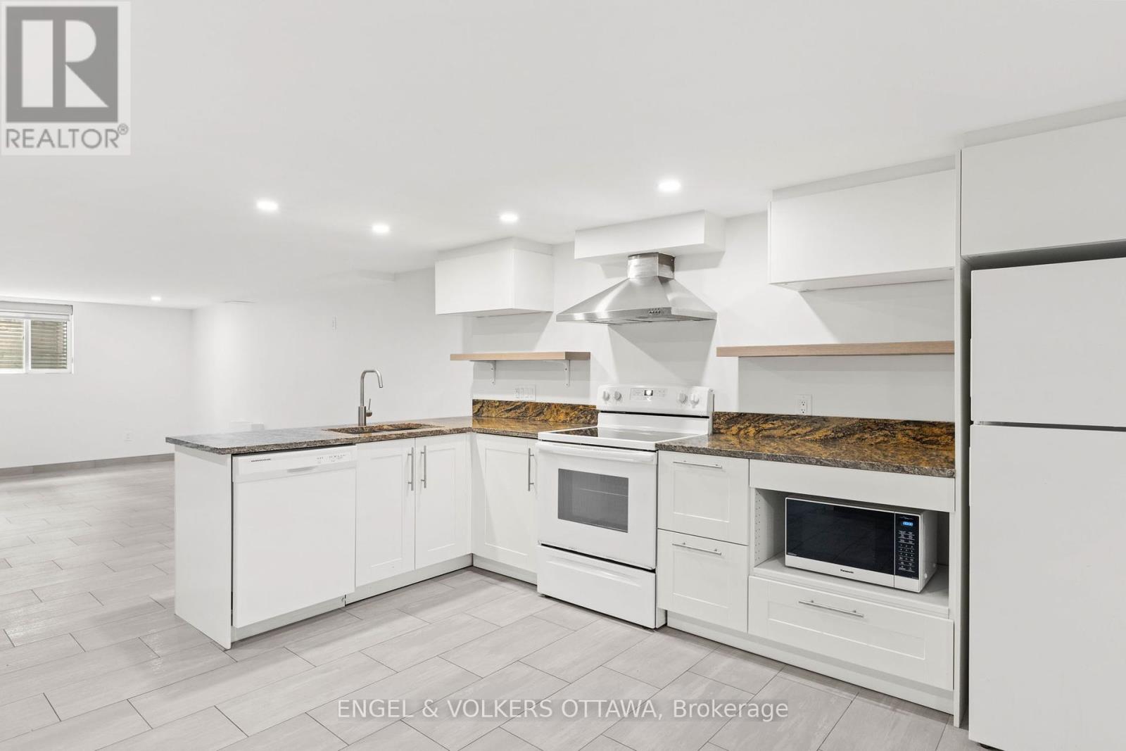 70 Varley Drive, Ottawa, Ontario  K2K 1H2 - Photo 36 - X12139985