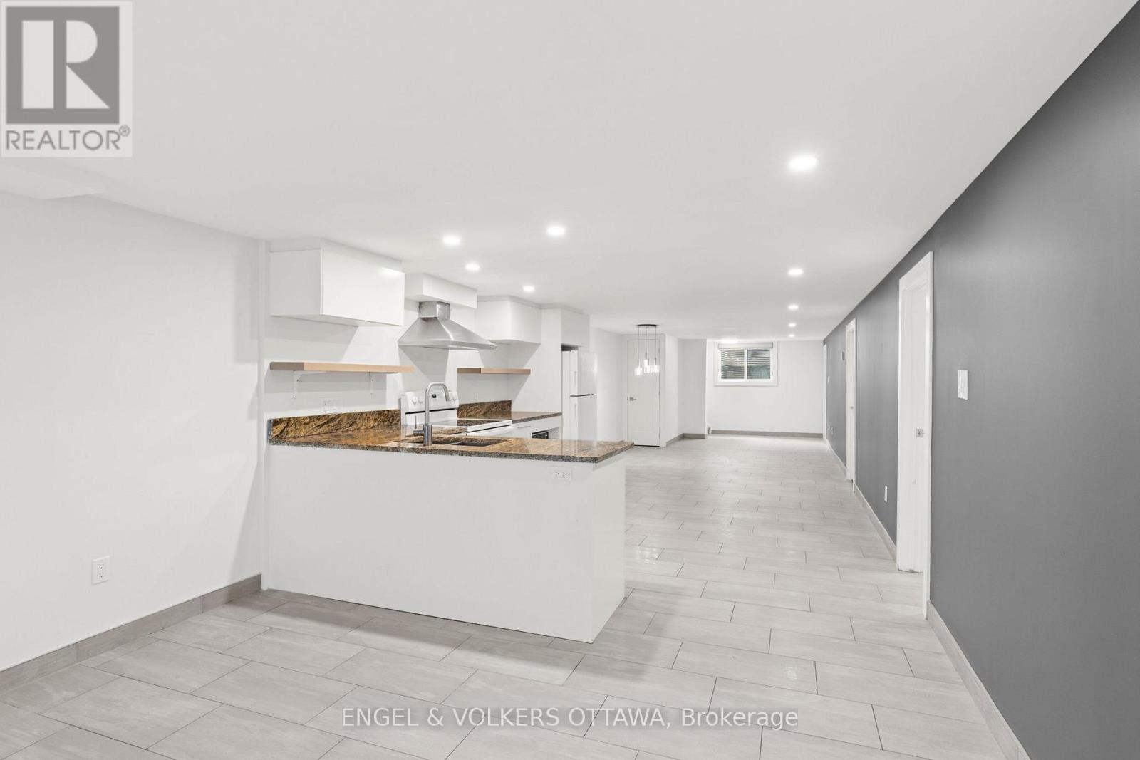 70 Varley Drive, Ottawa, Ontario  K2K 1H2 - Photo 37 - X12139985