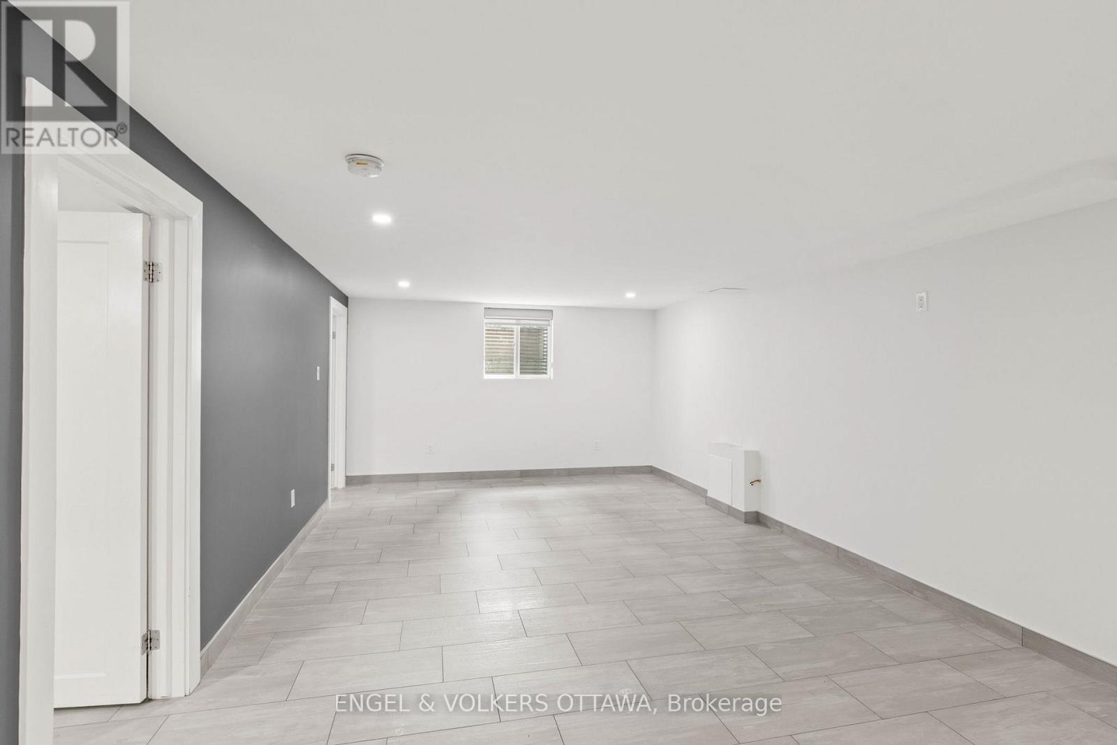 70 Varley Drive, Ottawa, Ontario  K2K 1H2 - Photo 38 - X12139985