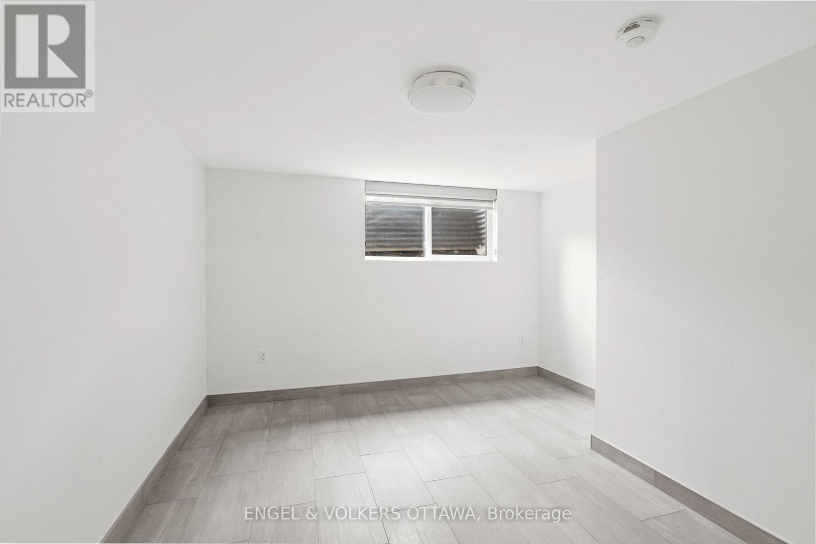 70 Varley Drive, Ottawa, Ontario  K2K 1H2 - Photo 42 - X12139985