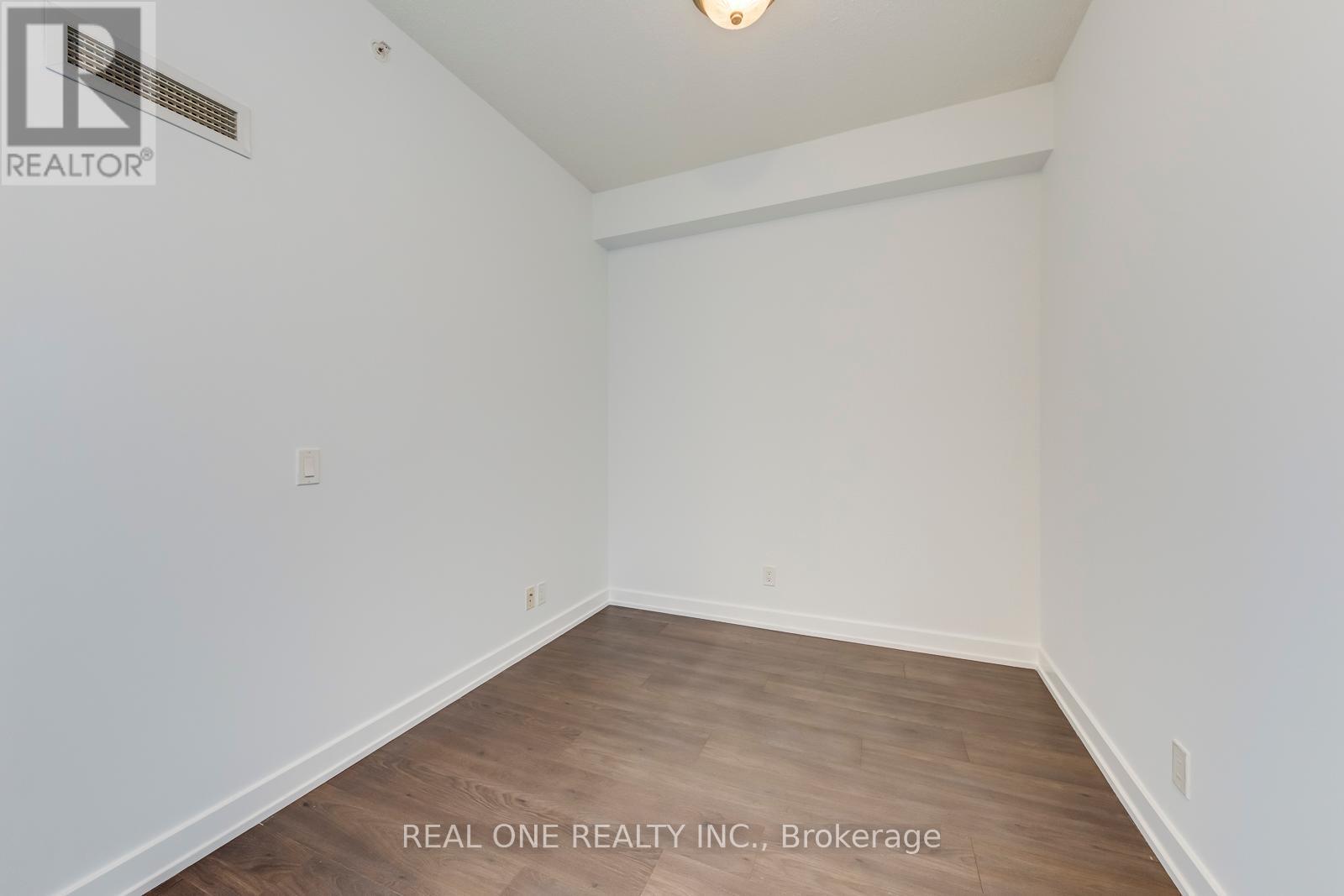 1605 - 2220 Lake Shore Boulevard W, Toronto (Mimico), Ontario  M8V 0C1 - Photo 11 - W12133767