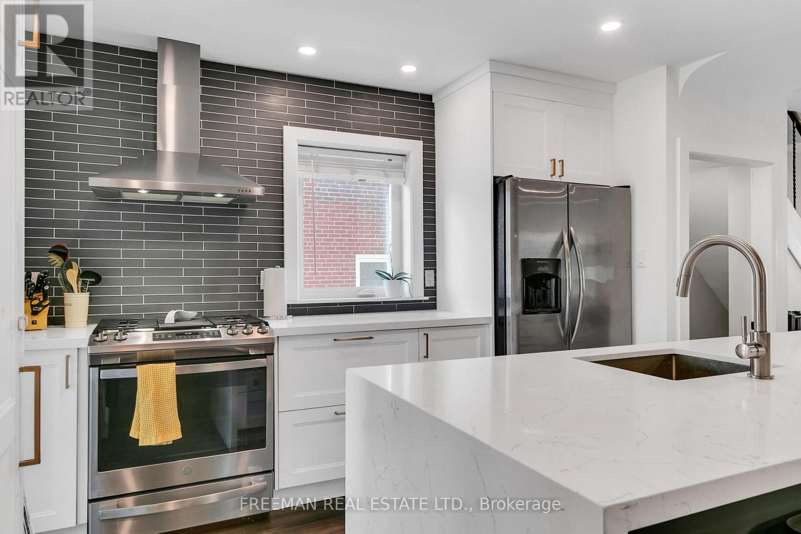 14 Hilldale Road, Toronto, Ontario  M6N 3Y2 - Photo 13 - W12137474