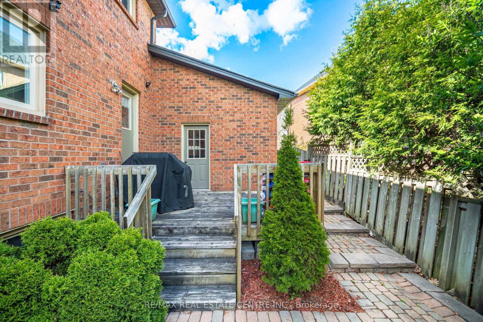 42 Fernbrook Crescent, Brampton, Ontario  L6Z 3P2 - Photo 44 - W12135386