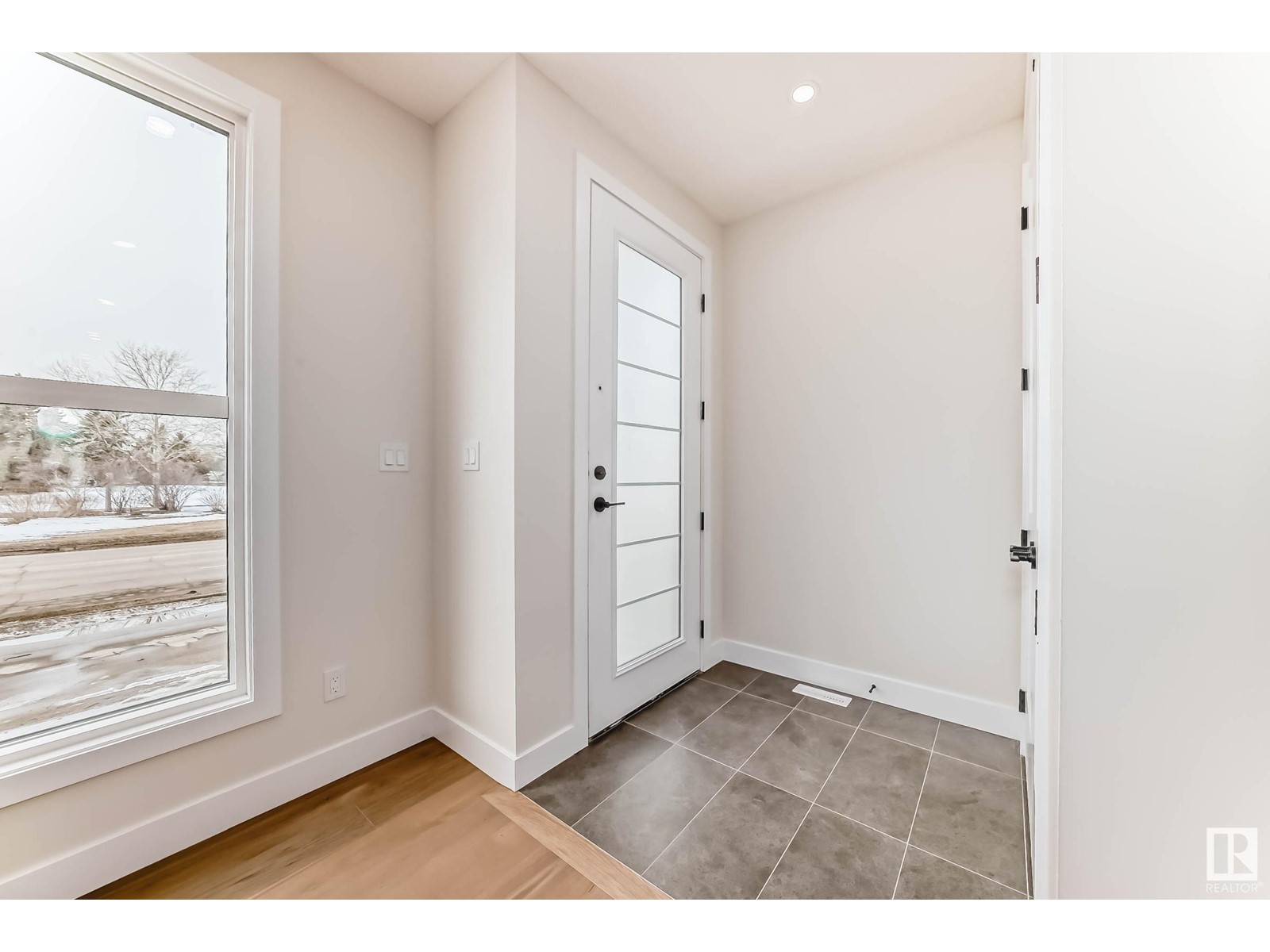 Property at 9633 85 ST NW image 5