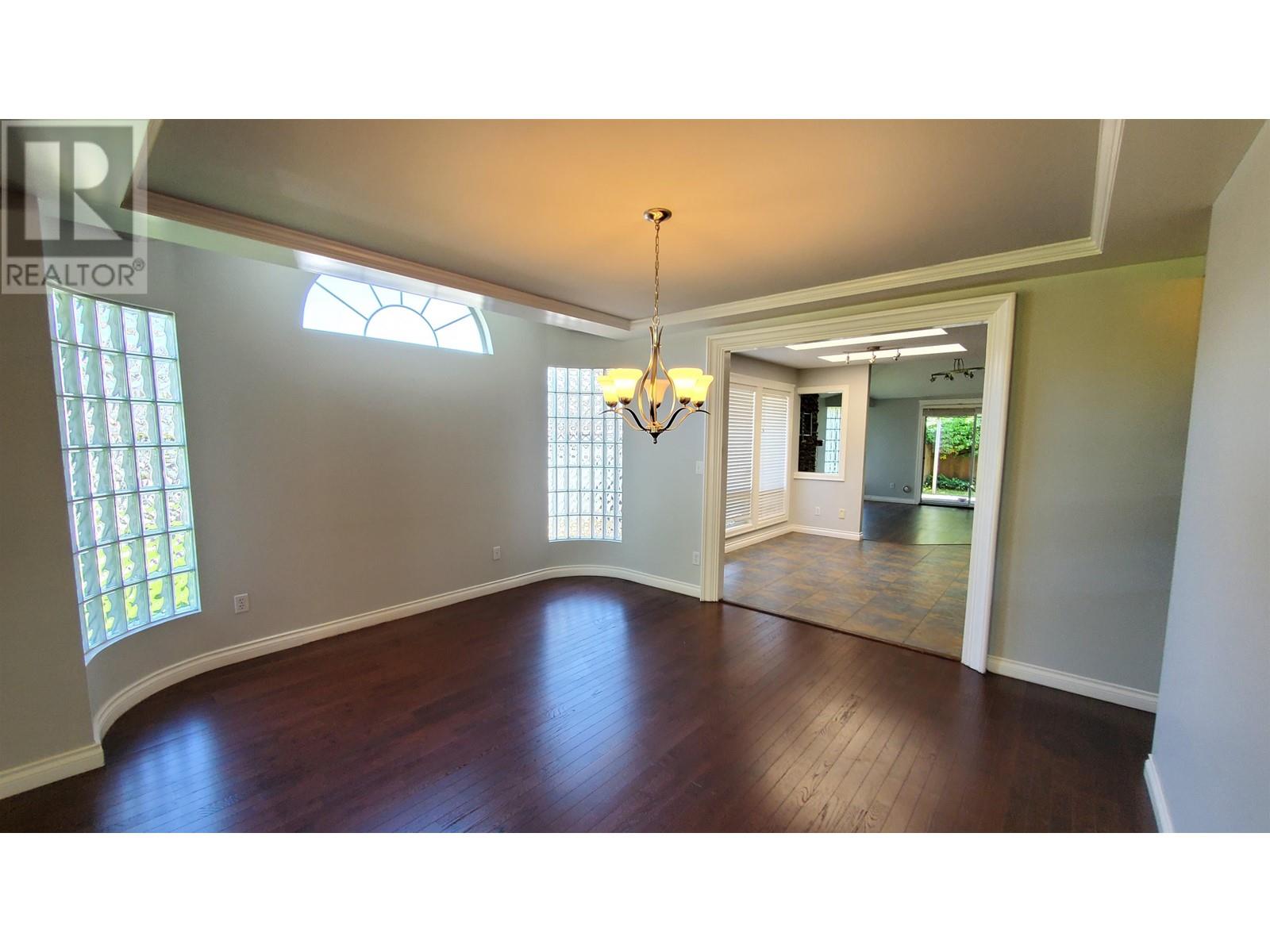 Listing Picture 7 of 31 : 9588 CAPSTAN WAY, Richmond / 烈治文 - 魯藝地產 Yvonne Lu Group - MLS Medallion Club Member