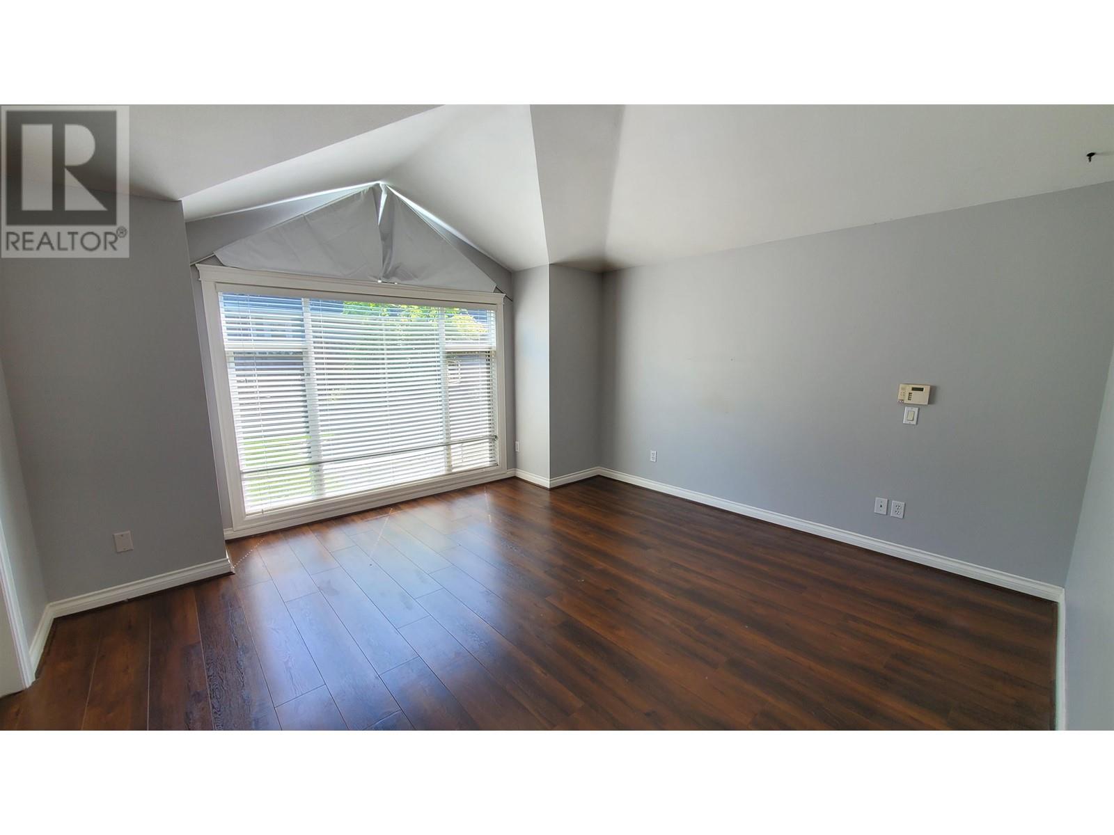 Listing Picture 20 of 31 : 9588 CAPSTAN WAY, Richmond / 烈治文 - 魯藝地產 Yvonne Lu Group - MLS Medallion Club Member