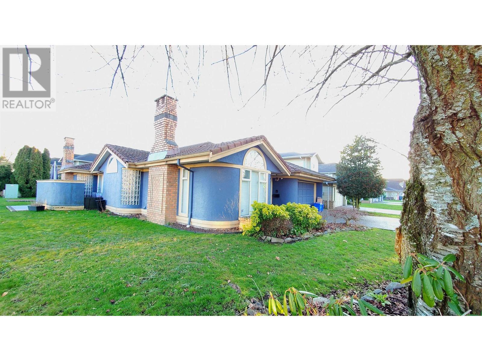 Listing Picture 28 of 31 : 9588 CAPSTAN WAY, Richmond / 烈治文 - 魯藝地產 Yvonne Lu Group - MLS Medallion Club Member