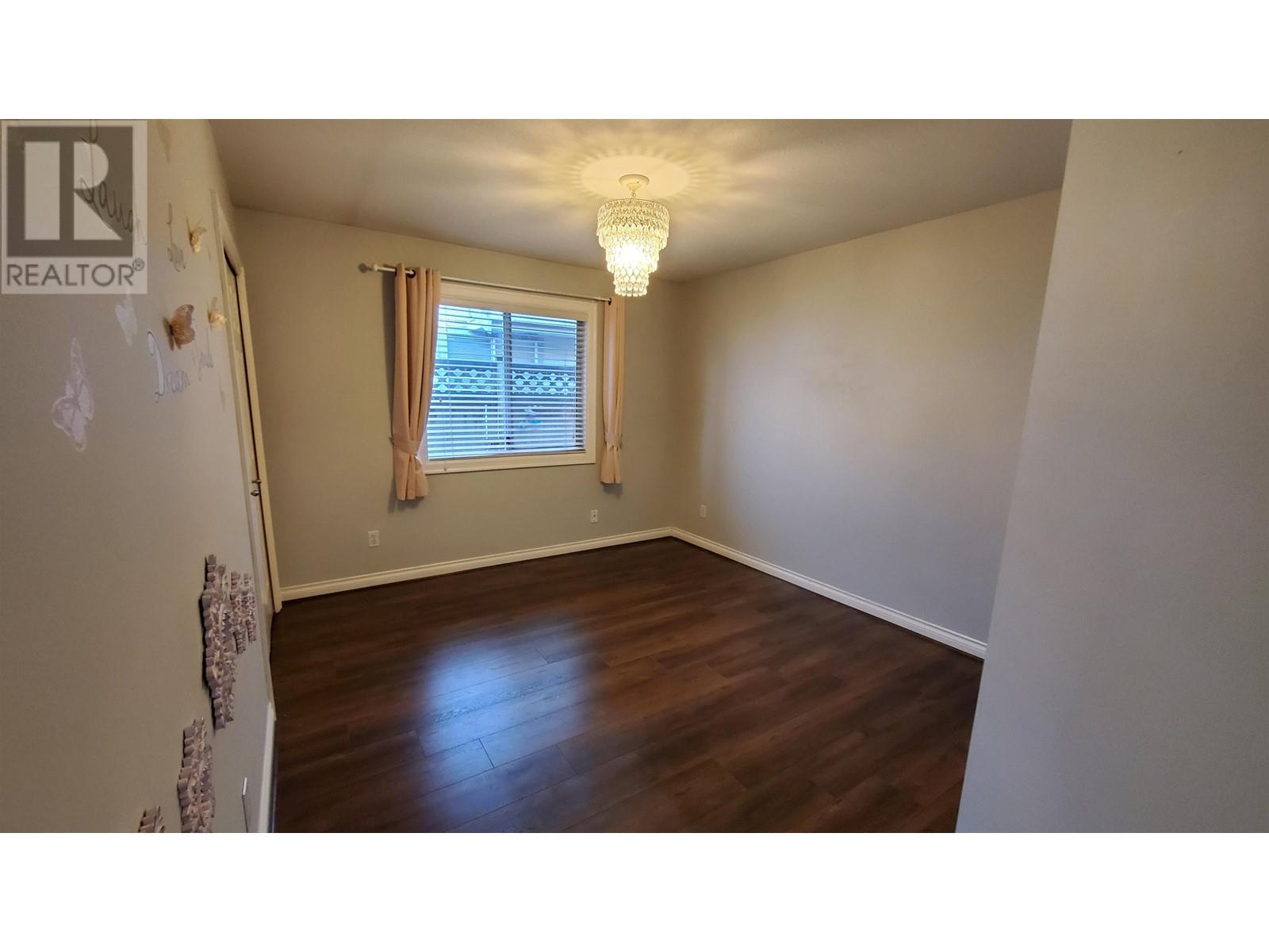 Listing Picture 24 of 31 : 9588 CAPSTAN WAY, Richmond / 烈治文 - 魯藝地產 Yvonne Lu Group - MLS Medallion Club Member