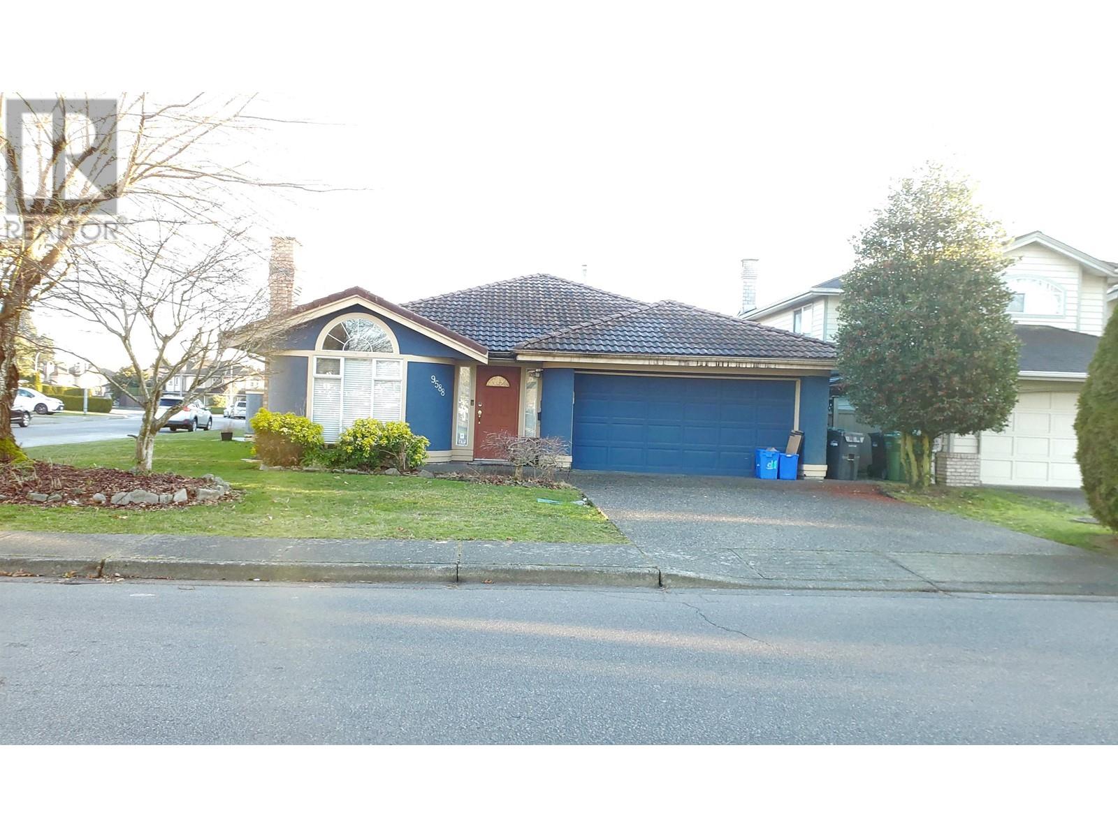 Listing Picture 29 of 31 : 9588 CAPSTAN WAY, Richmond / 烈治文 - 魯藝地產 Yvonne Lu Group - MLS Medallion Club Member